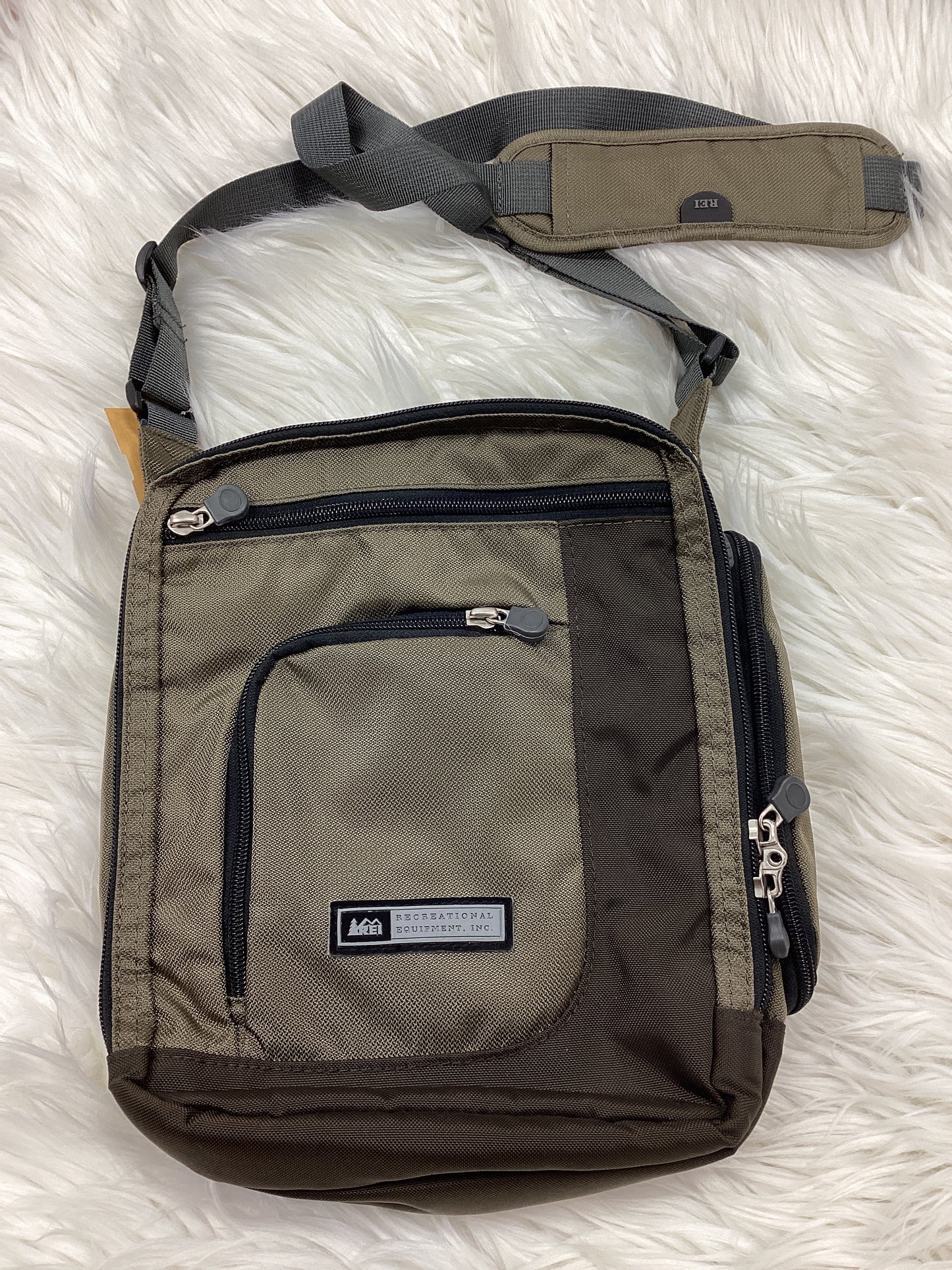 Handbag By Rei In Green, Size:Medium
