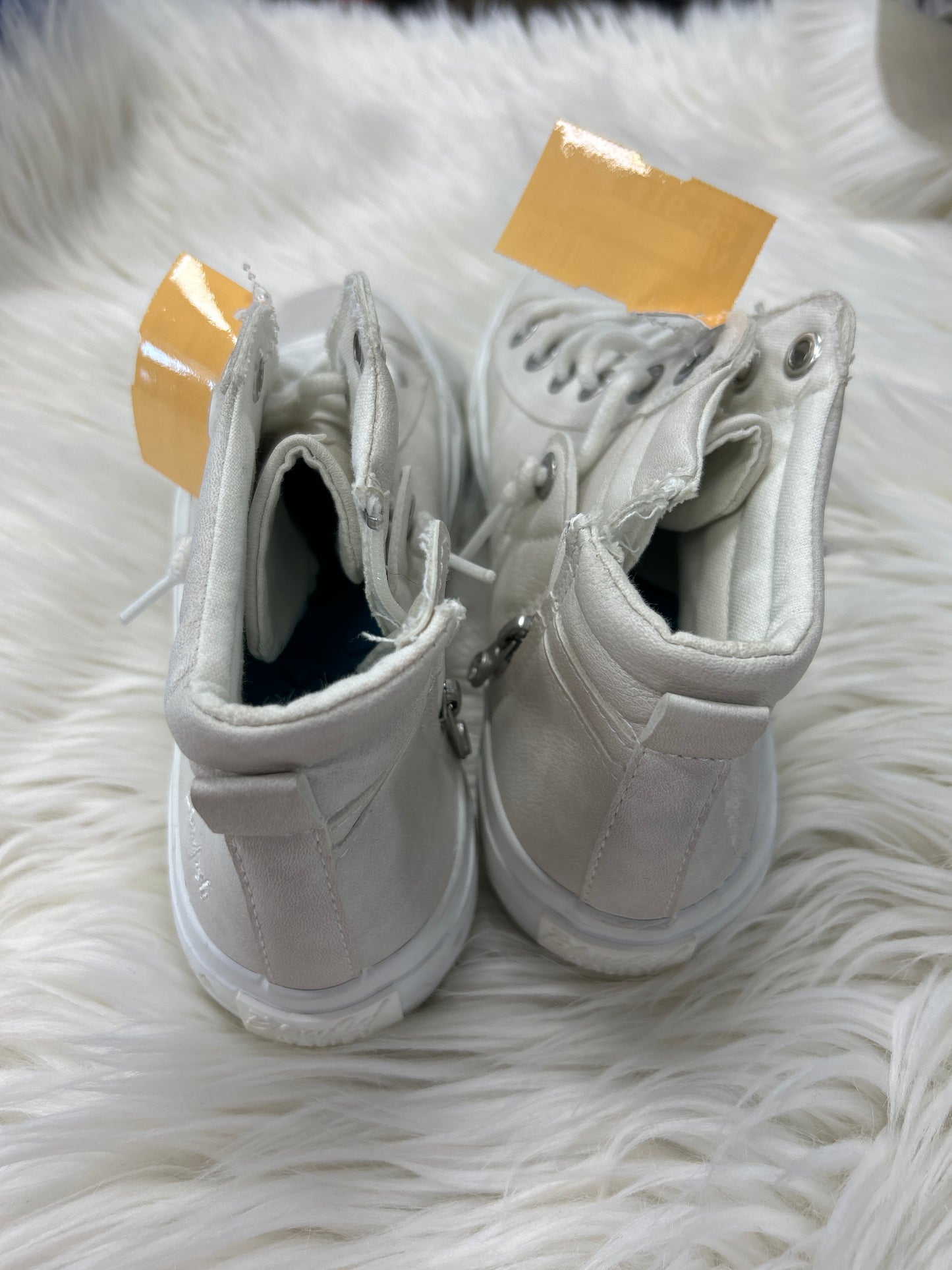 Shoes Sneakers By Blowfish In Cream, Size:7.5