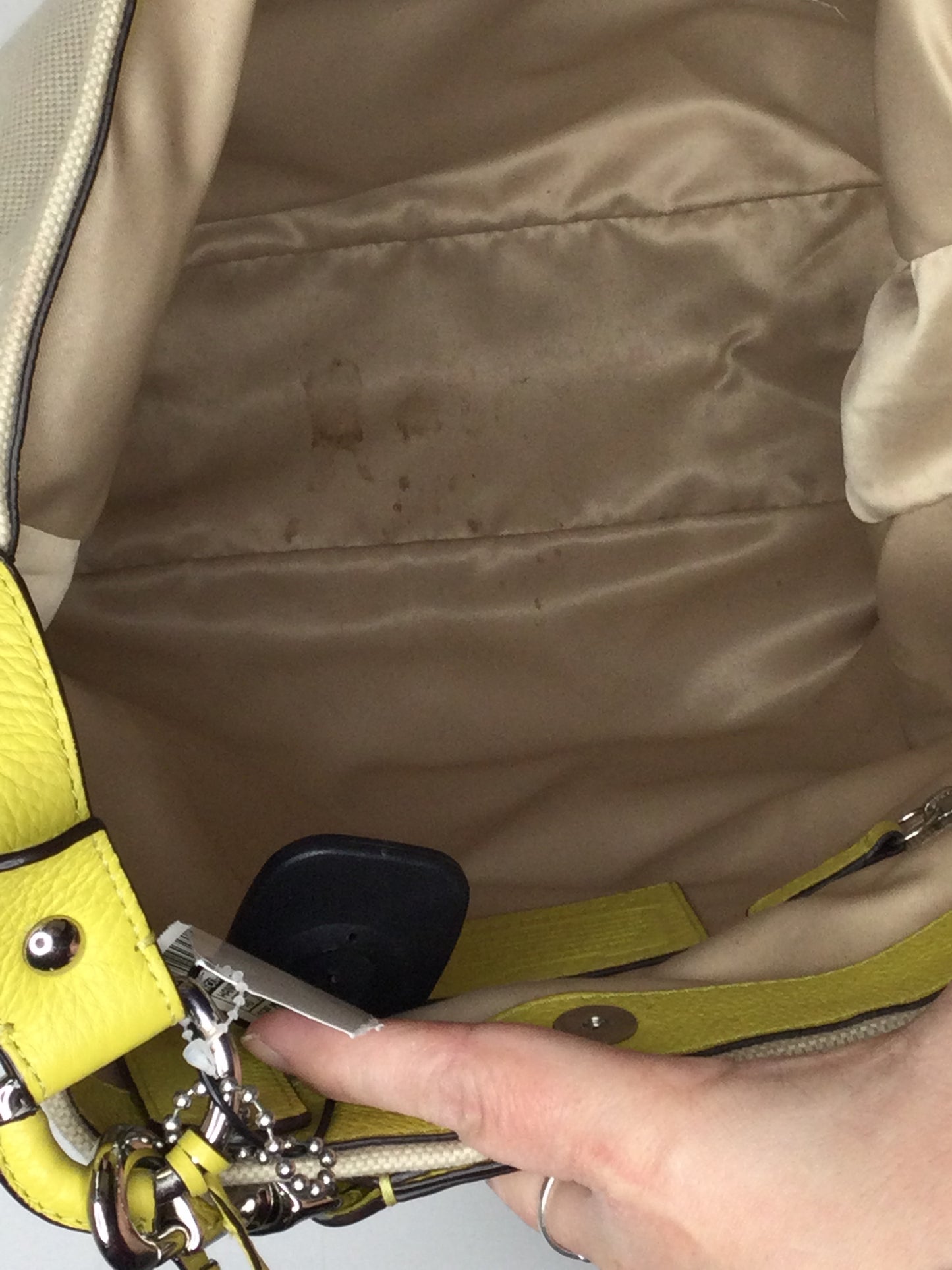 Handbag Designer By Coach Outlet Size: Medium