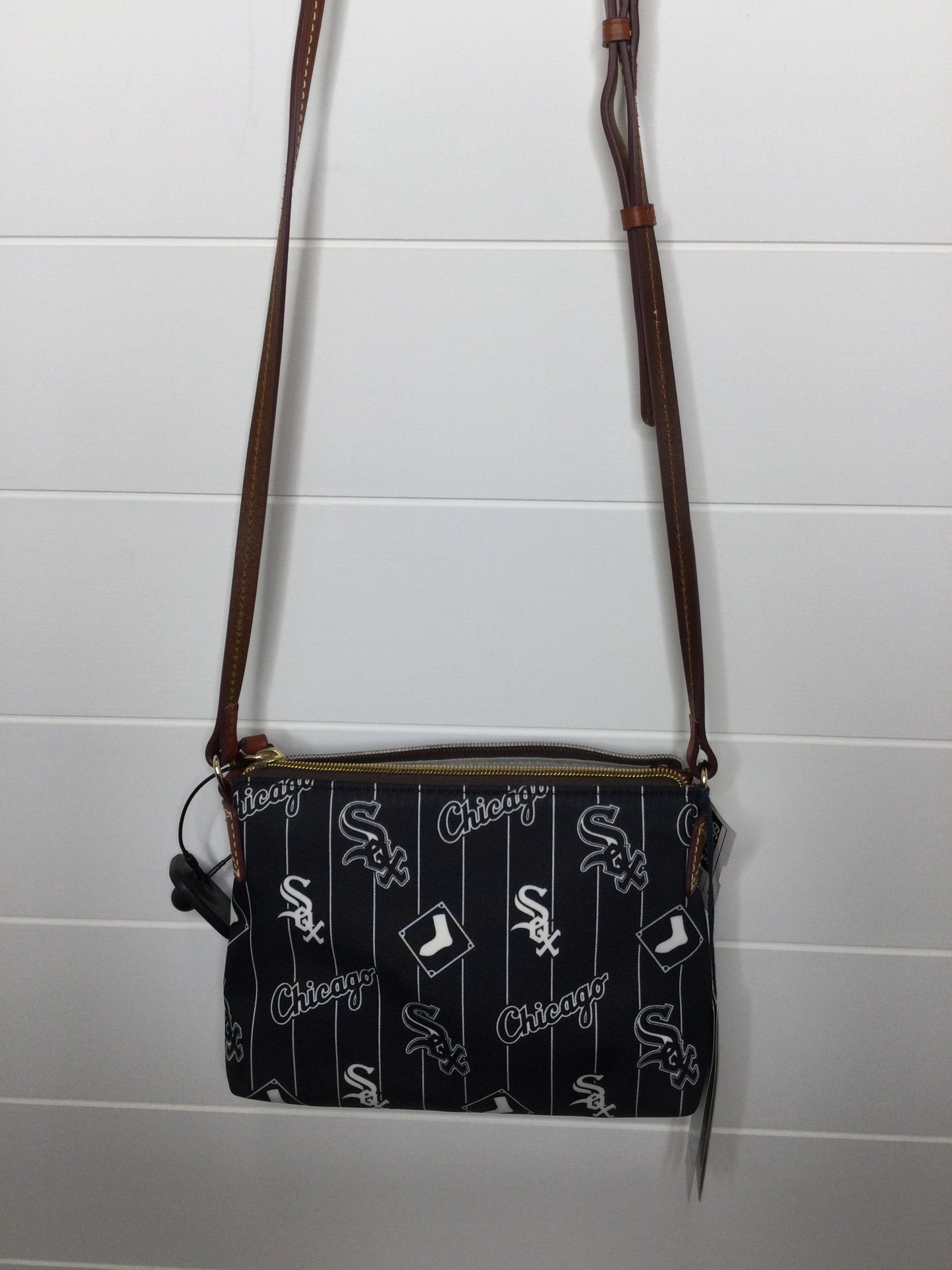 Handbag Designer By Dooney And Bourke Size: Medium