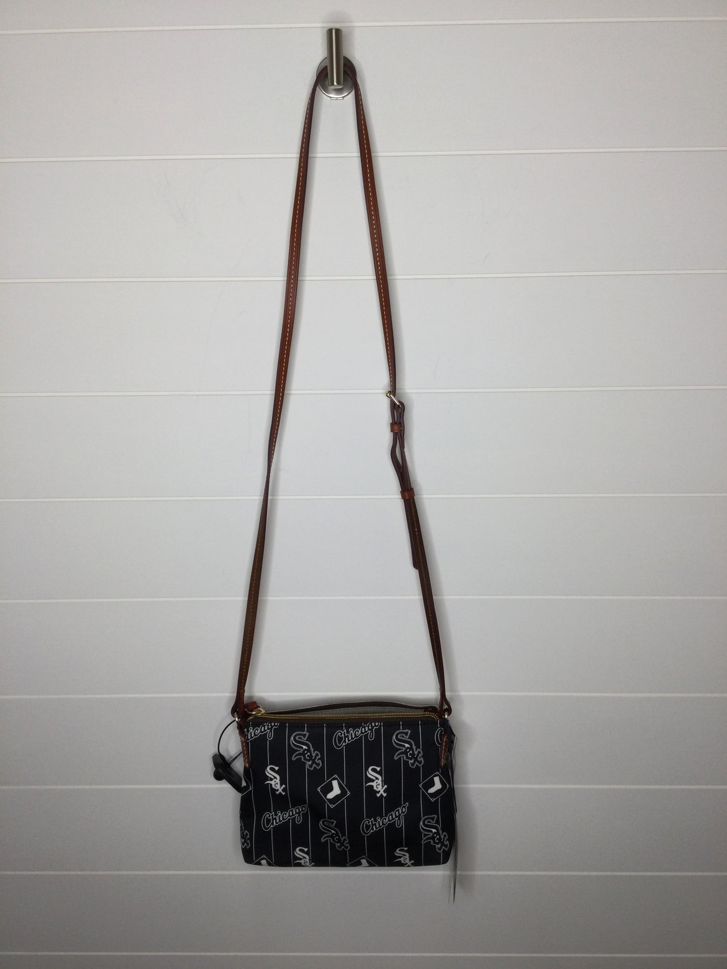 Handbag Designer By Dooney And Bourke Size: Medium