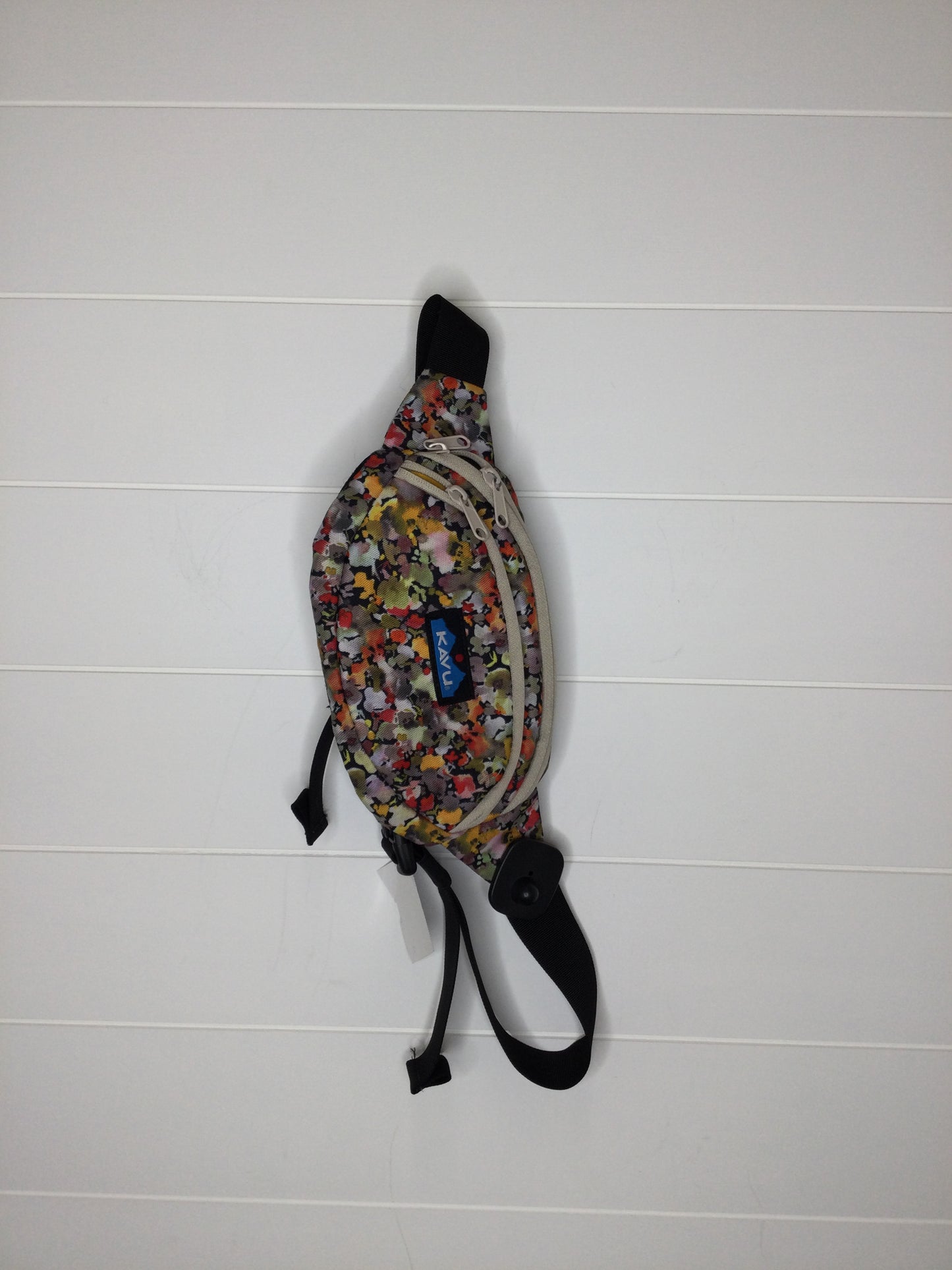 Belt Bag By Kavu Size: Medium