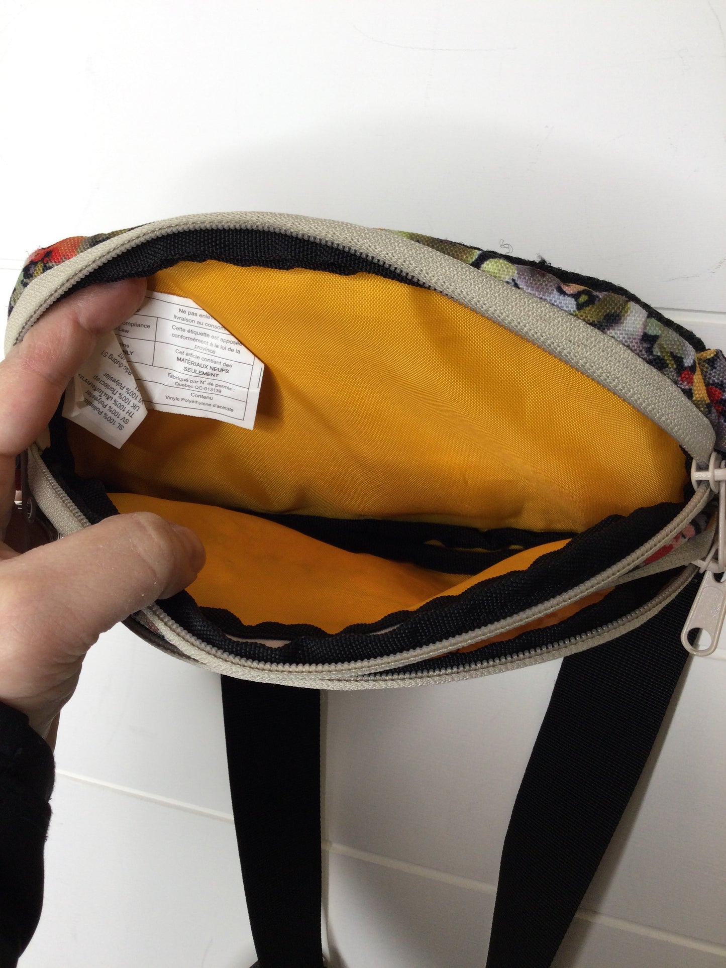 Belt Bag By Kavu Size: Medium