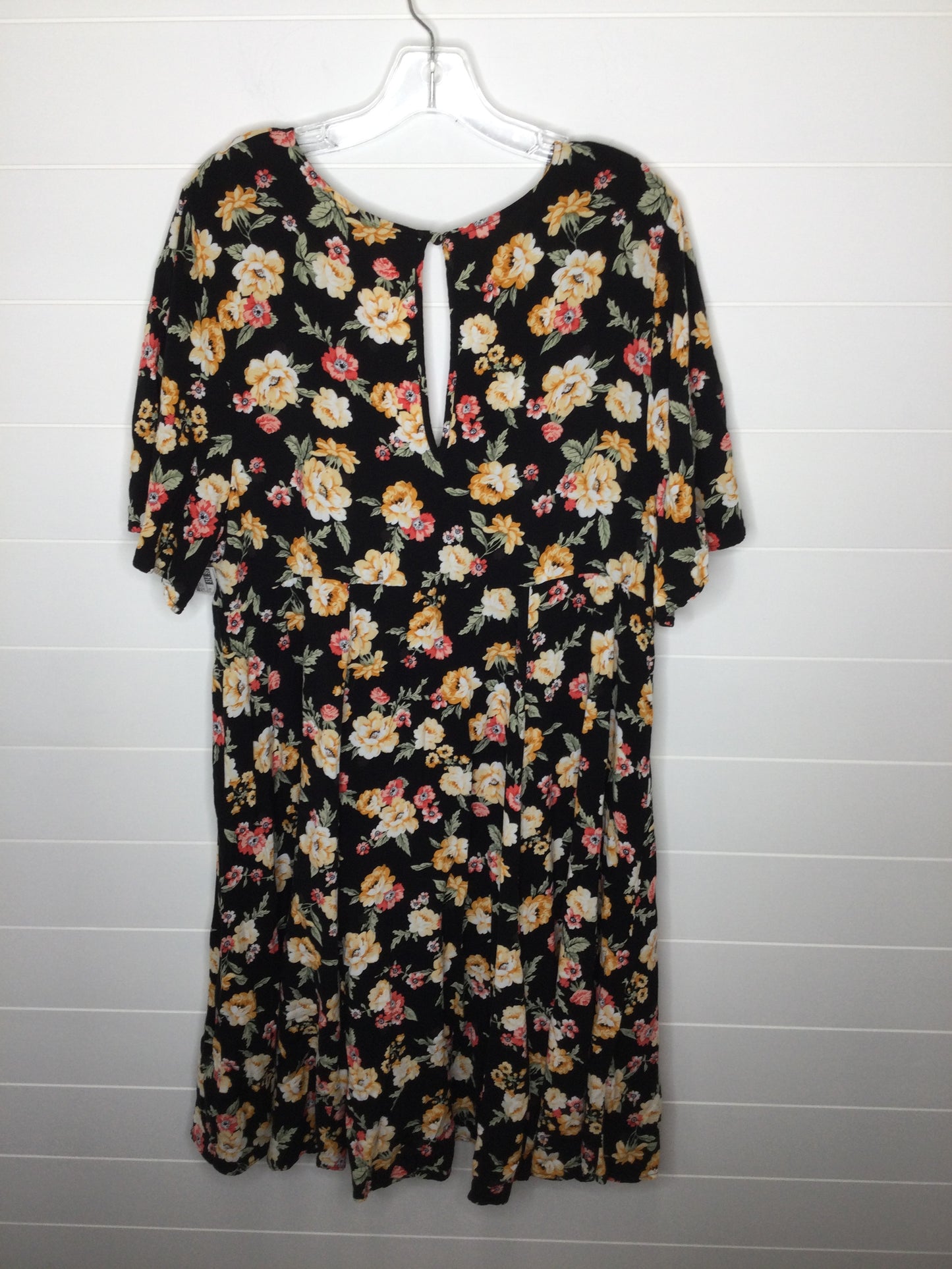 Dress Casual Midi By Torrid Size: 3x