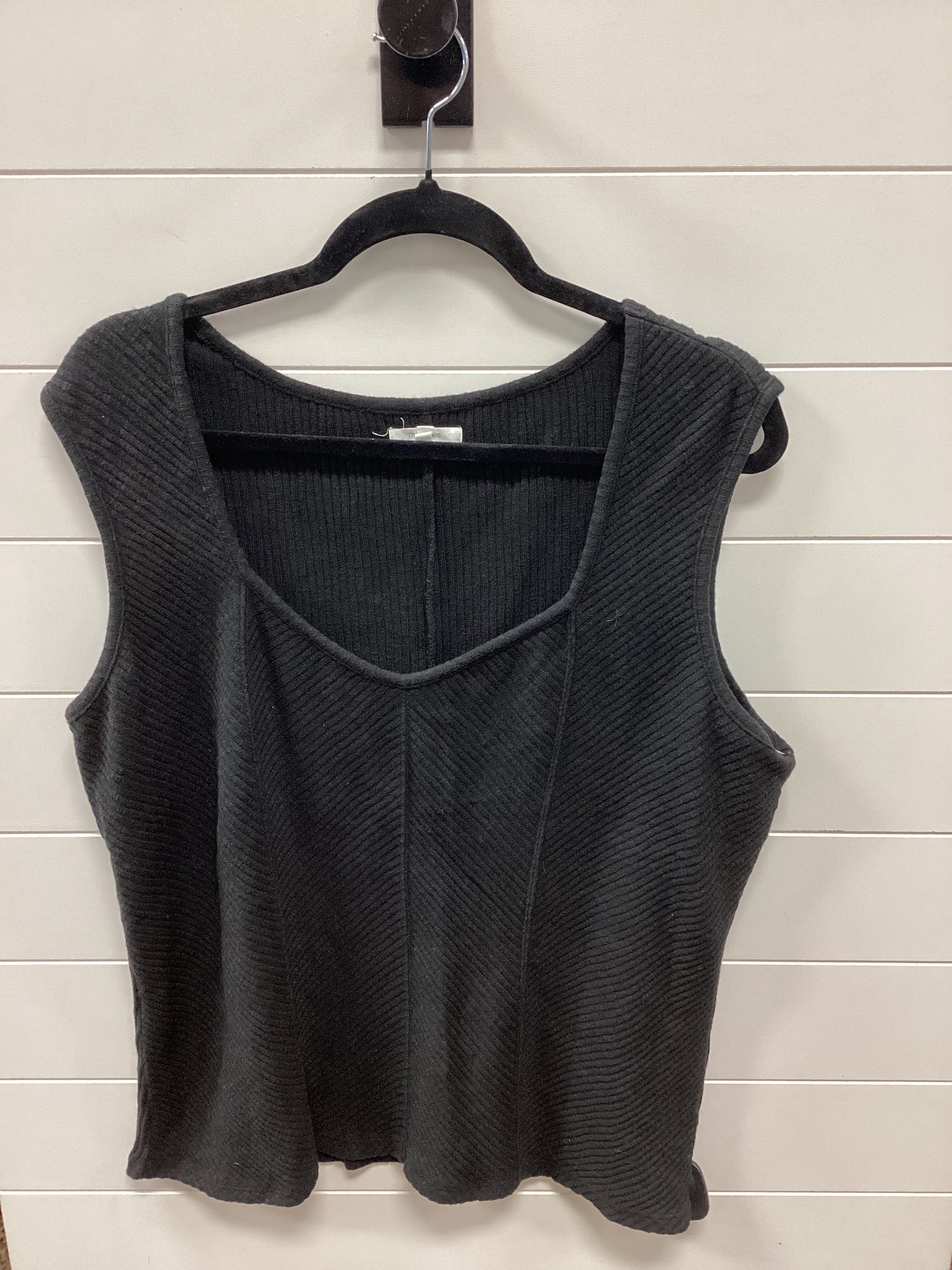 Top Sleeveless By Maurices In Black, Size:2X