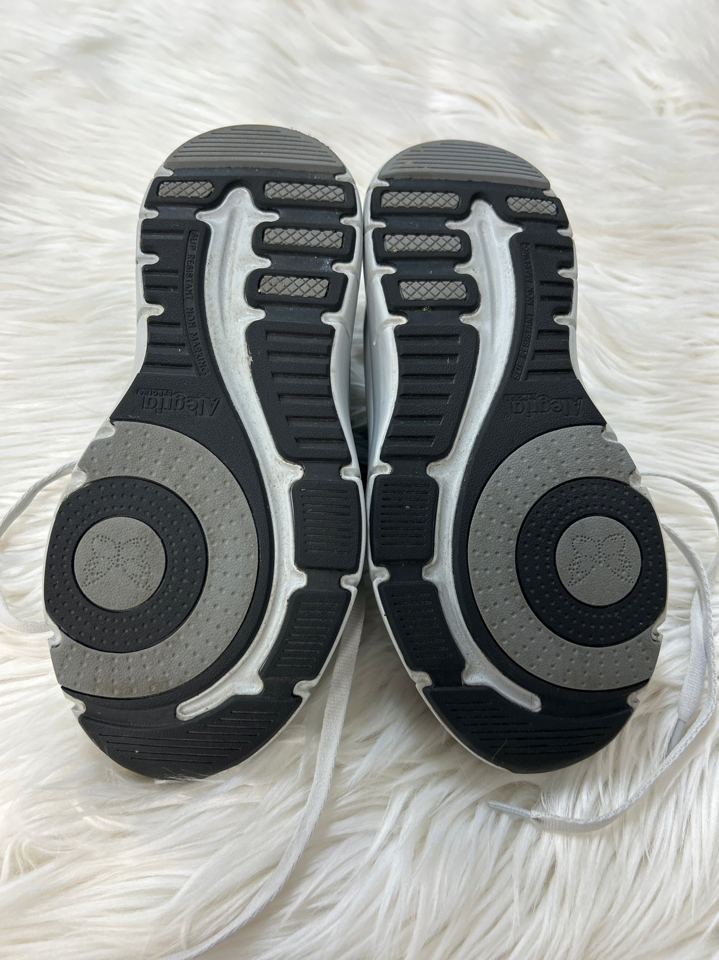 Shoes Sneakers By Alegria In Grey, Size:5