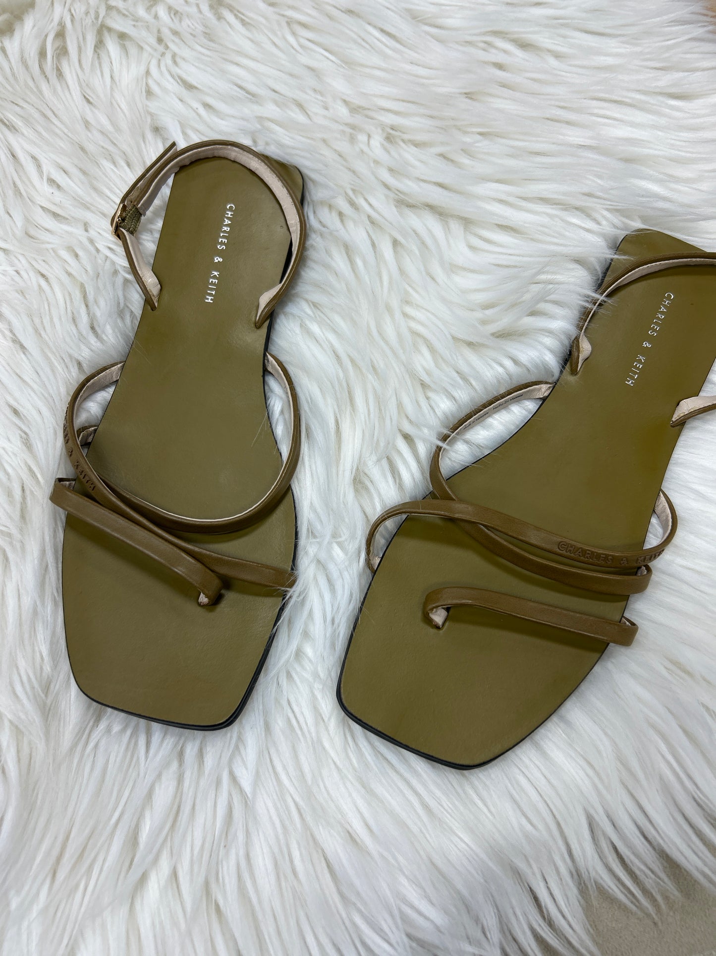 Sandals Flats By Clothes Mentor In Green, Size:8