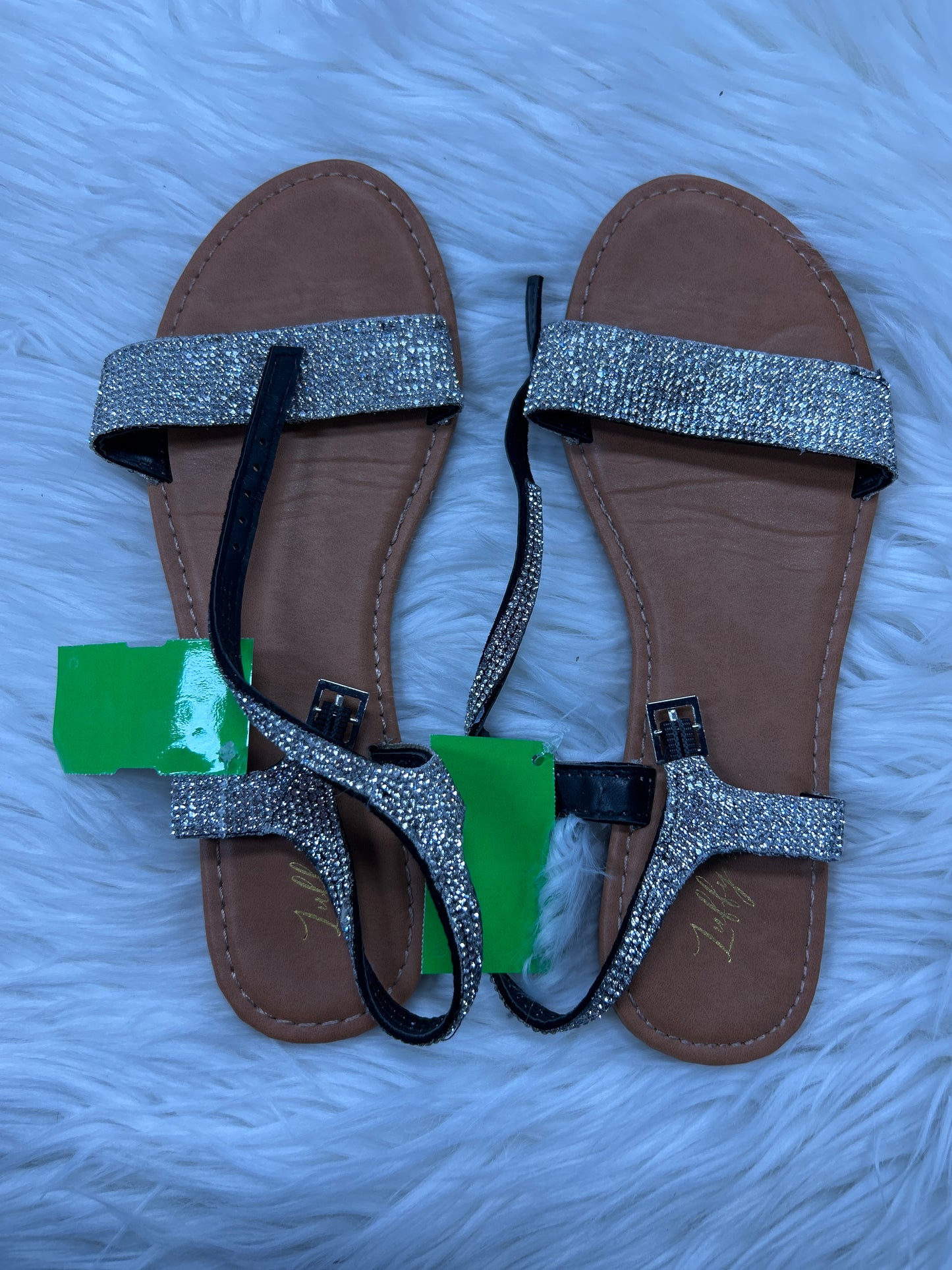 Sandals Flats By Clothes Mentor In Silver, Size:7