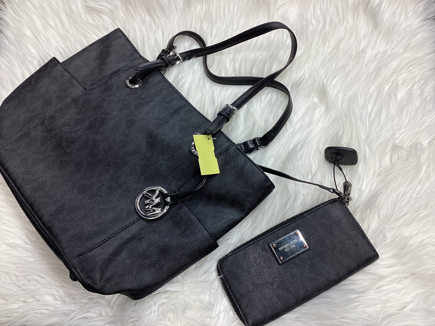 Handbag Designer By Michael Kors In Black, Size:Large
