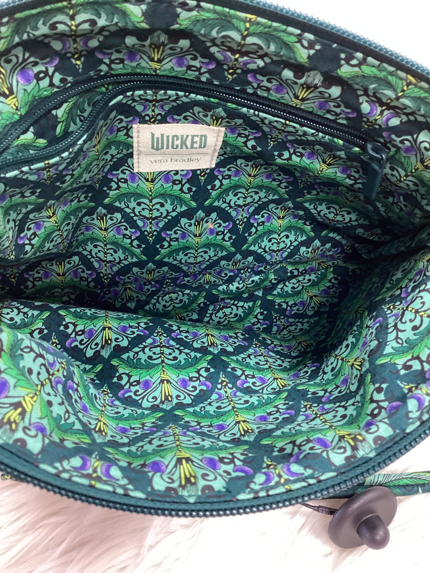 Handbag By Vera Bradley In Green, Size:Medium