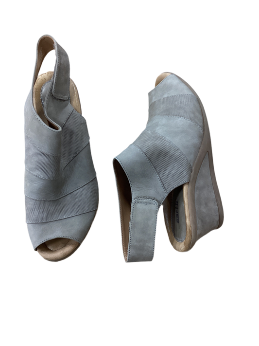 Sandals Heels Wedge By Earth In Taupe, Size:10