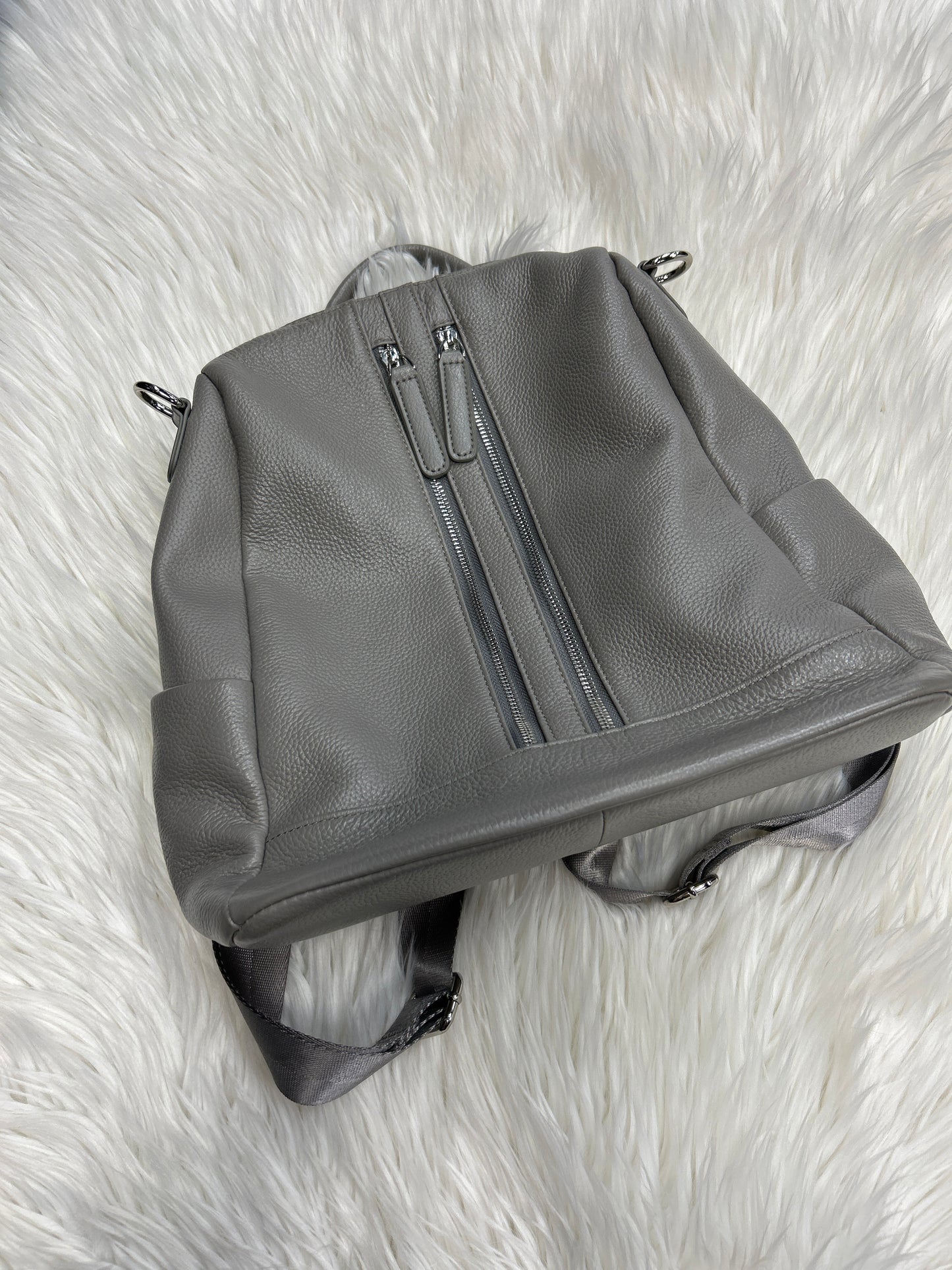 Backpack By Clothes Mentor In Grey, Size:Large