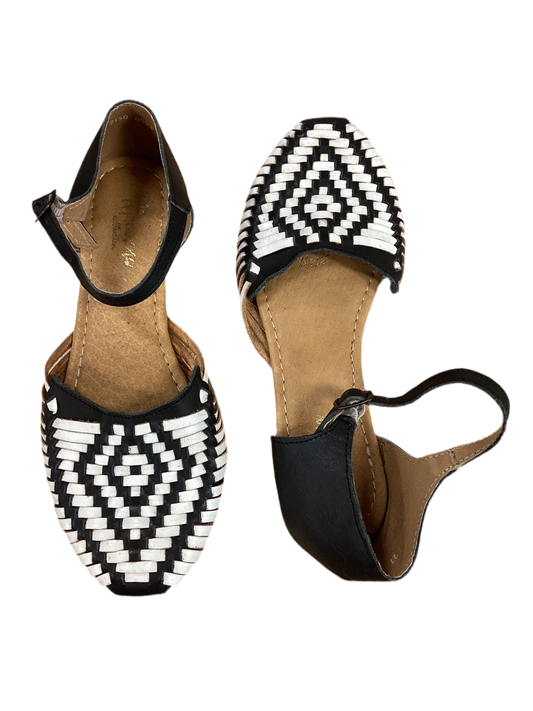 Shoes Flats By Cmc In Black & White, Size:9.5