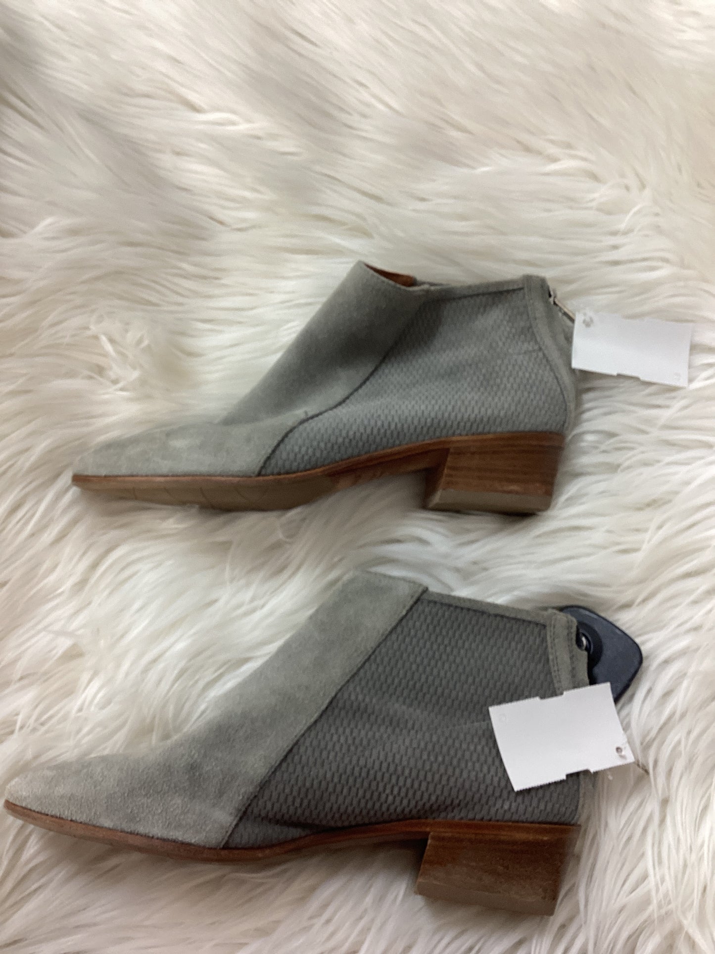 Boots Ankle Flats By Aquatalia In Grey, Size:6.5