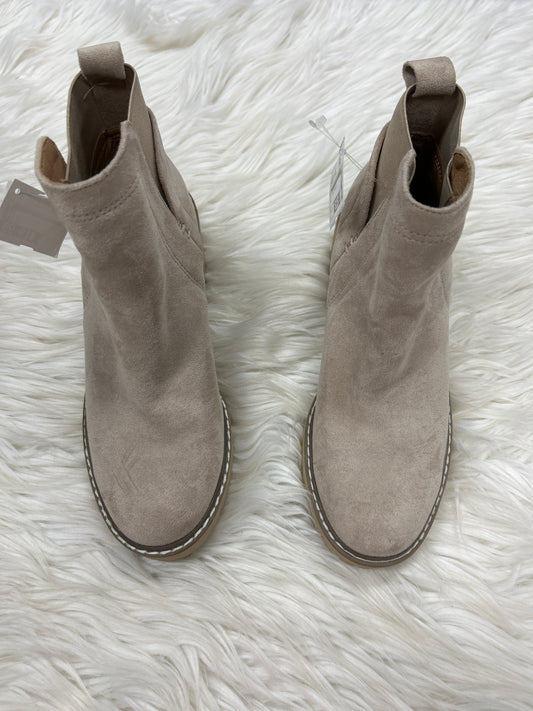 Boots Ankle Heels By Dv In Taupe, Size:6.5