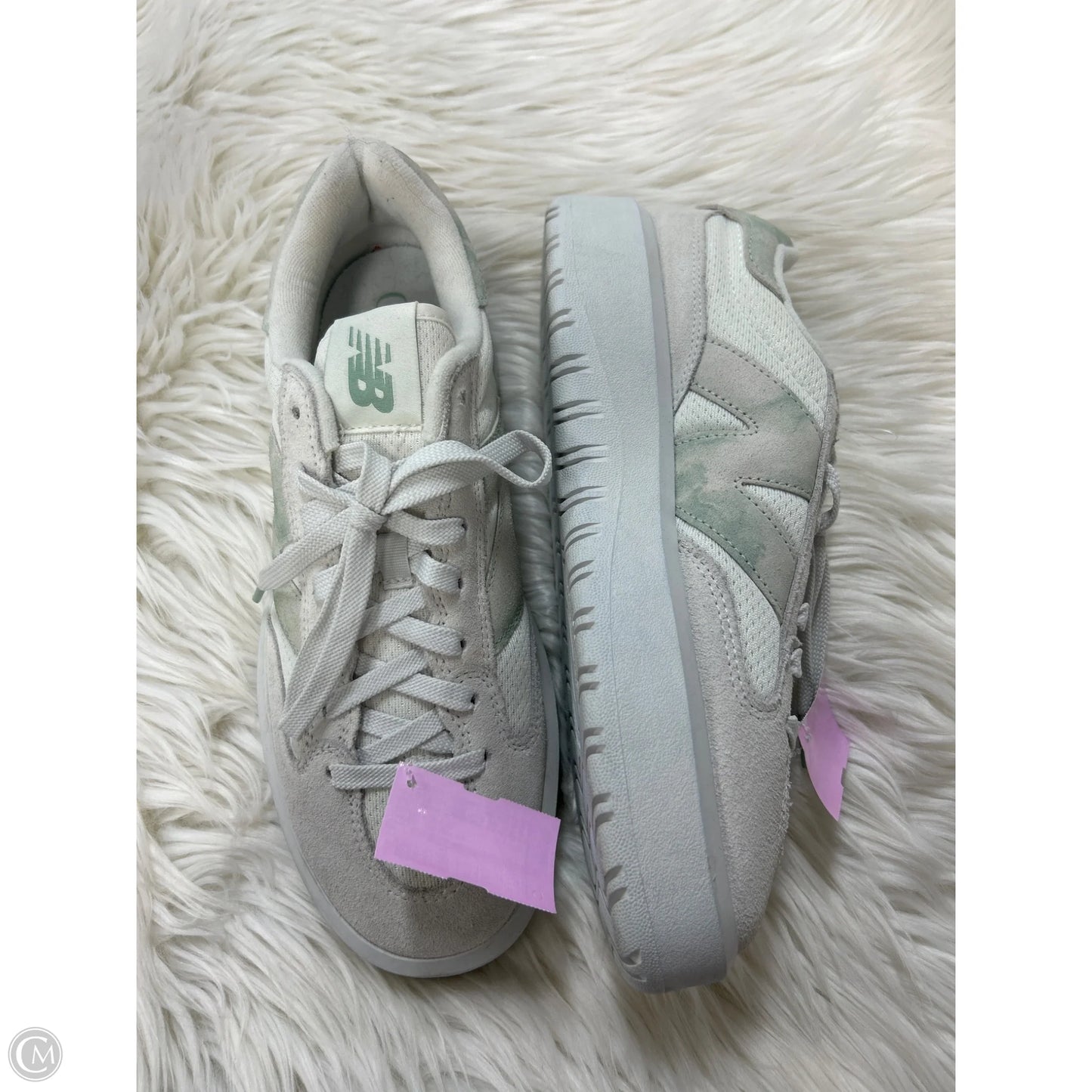 Shoes Sneakers By New Balance In Green & White, Size: 9.5