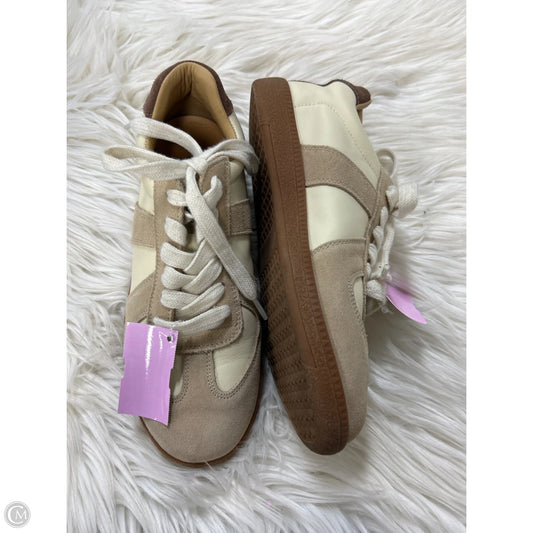 Shoes Sneakers By Cmc In Cream, Size: 8.5