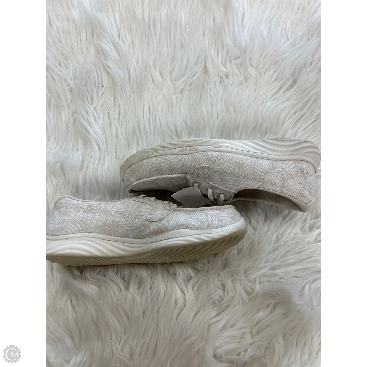 Shoes Flats By Skechers In Cream, Size: 7.5