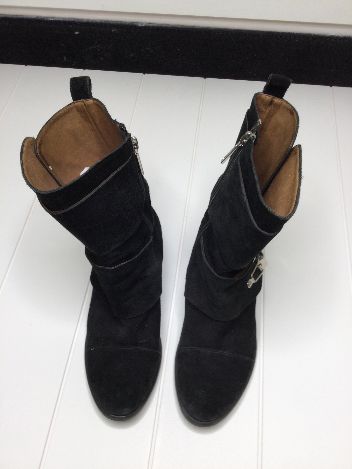 Boots Ankle Flats By Donald Pliner  Size: 6