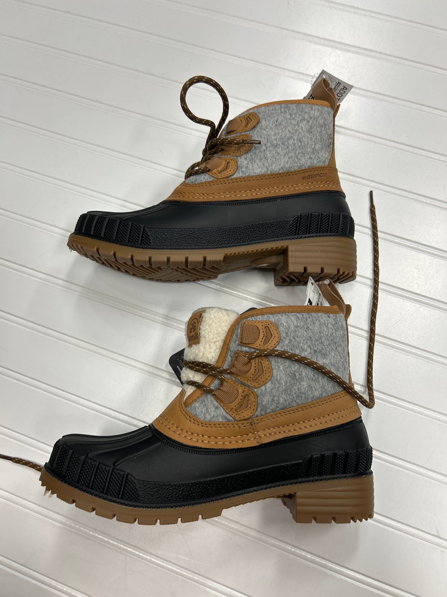 Boots Snow By Kamik In Grey, Size:7 NWT