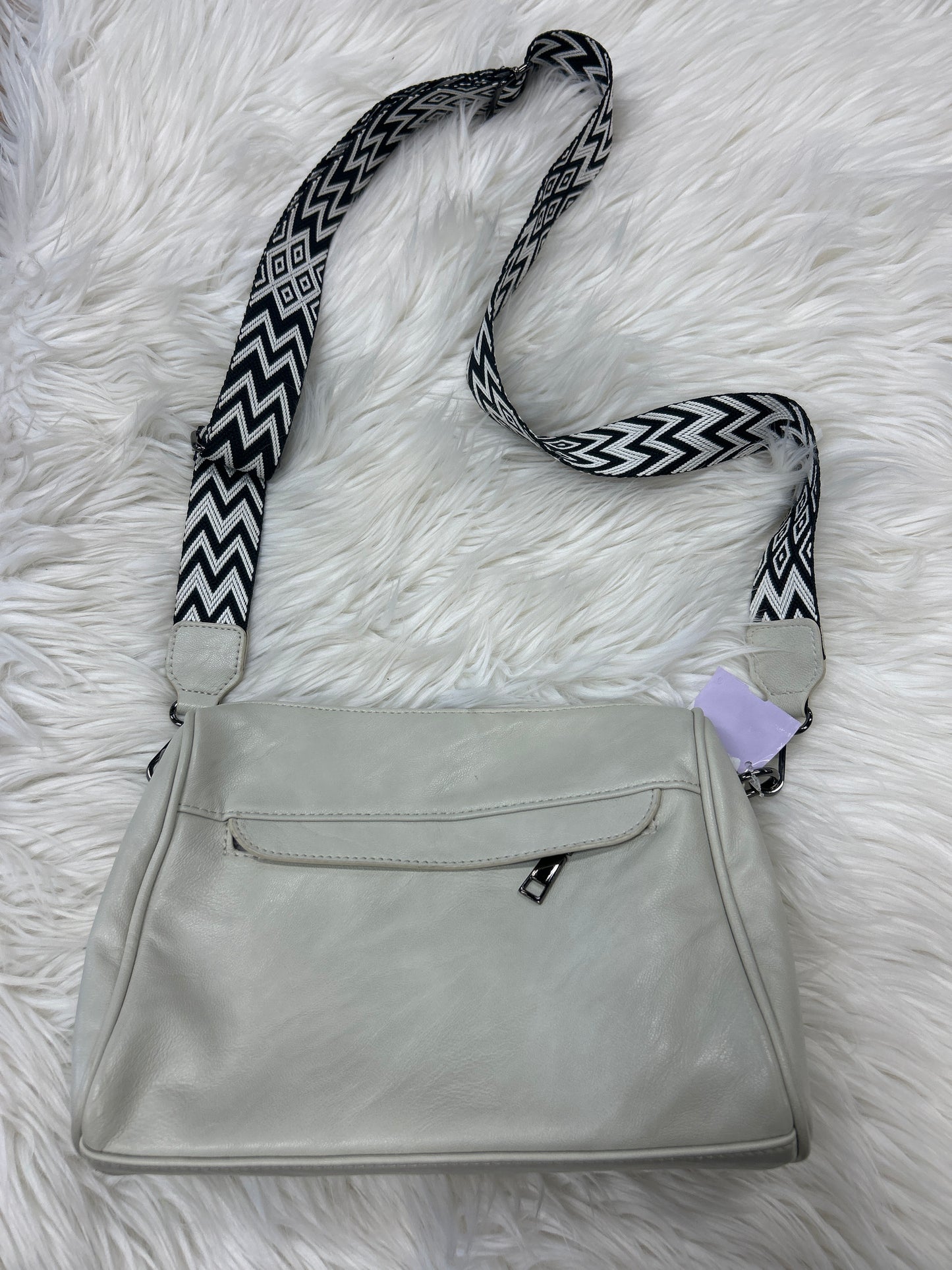 Crossbody By Cmc In Cream, Size:Large