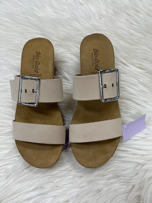 Sandals Heels Wedge By Clothes Mentor In Cream, Size:7.5 NEW