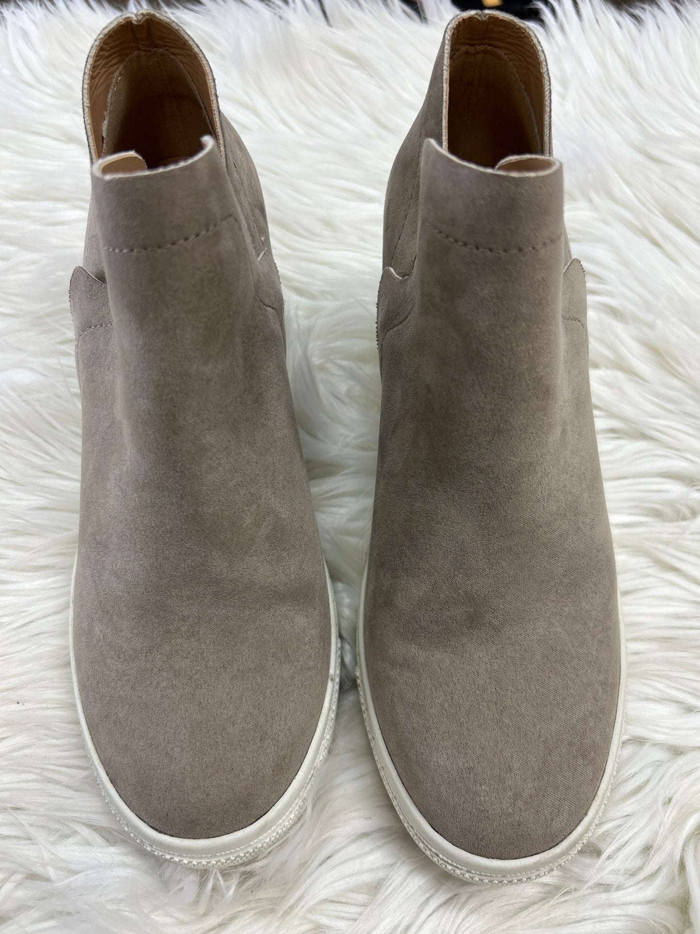Shoes Sneakers By Express In Brown, Size:8