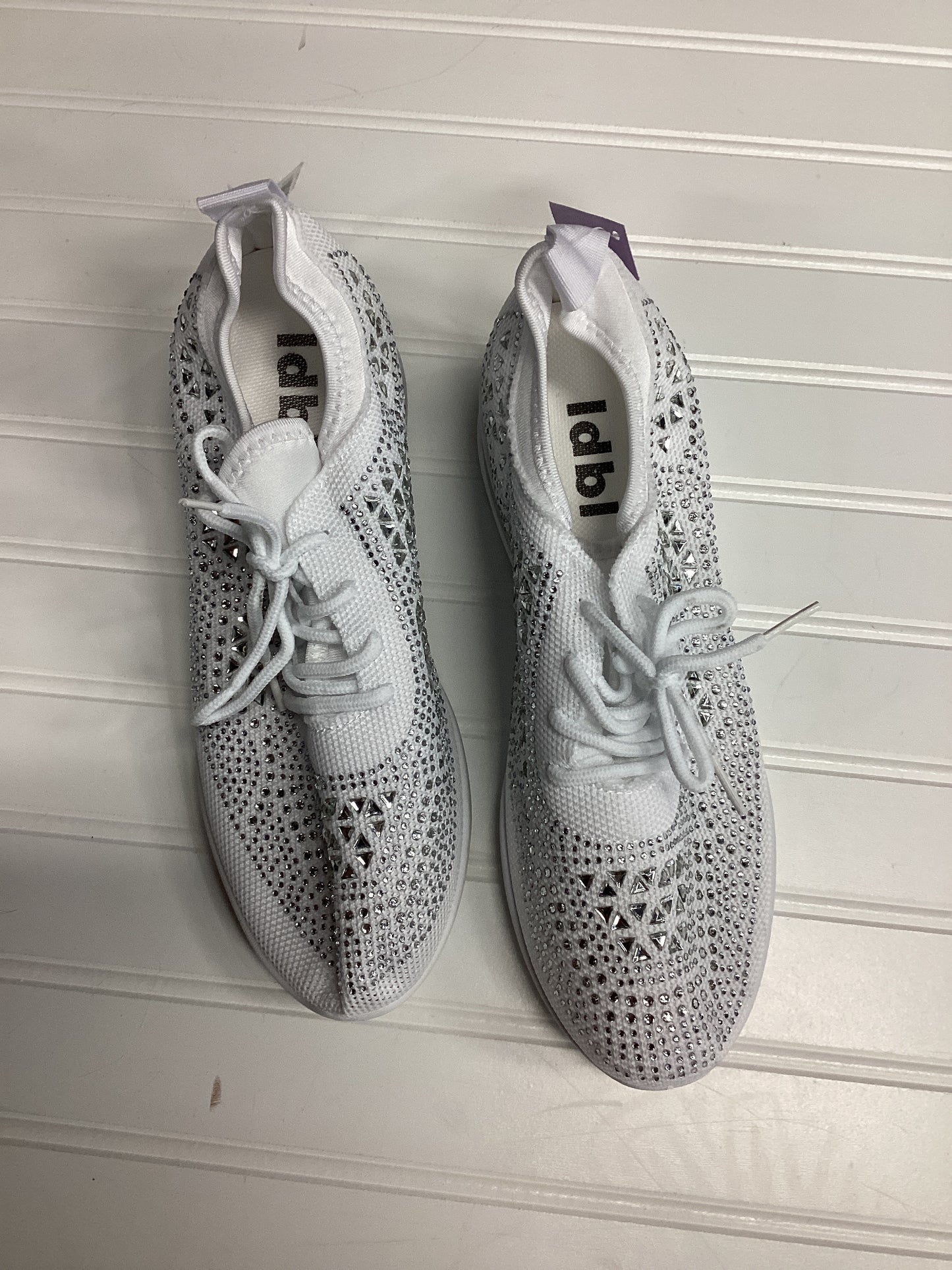Shoes Athletic By Cmc In White, Size:10