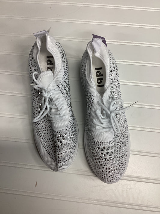 Shoes Athletic By Cmc In White, Size:10