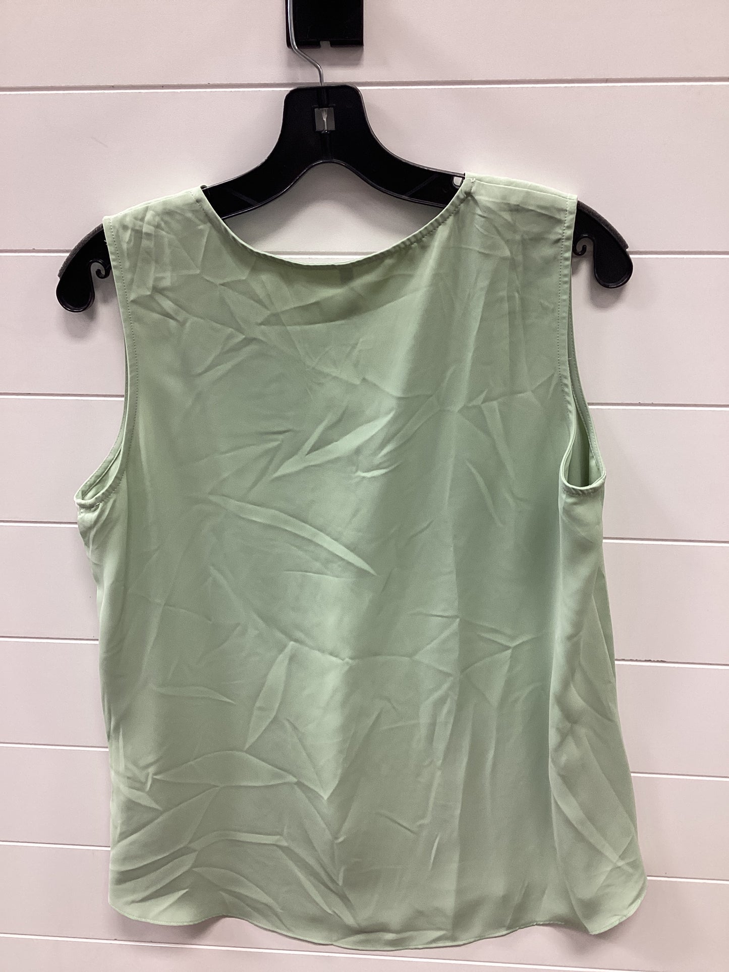 Top Sleeveless By Clothes Mentor In Green, Size:M