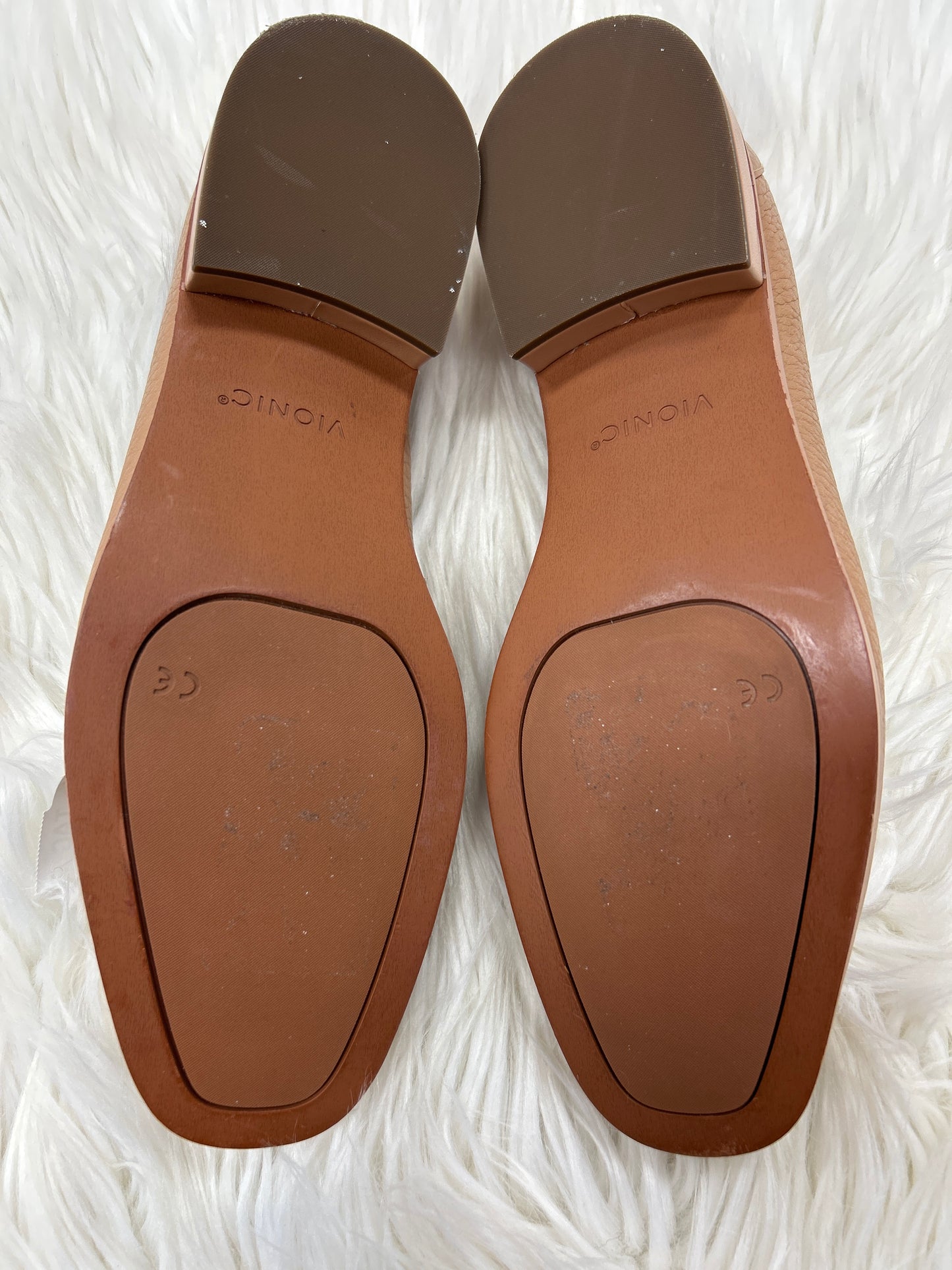 Shoes Flats By Vionic In Tan, Size:8.5