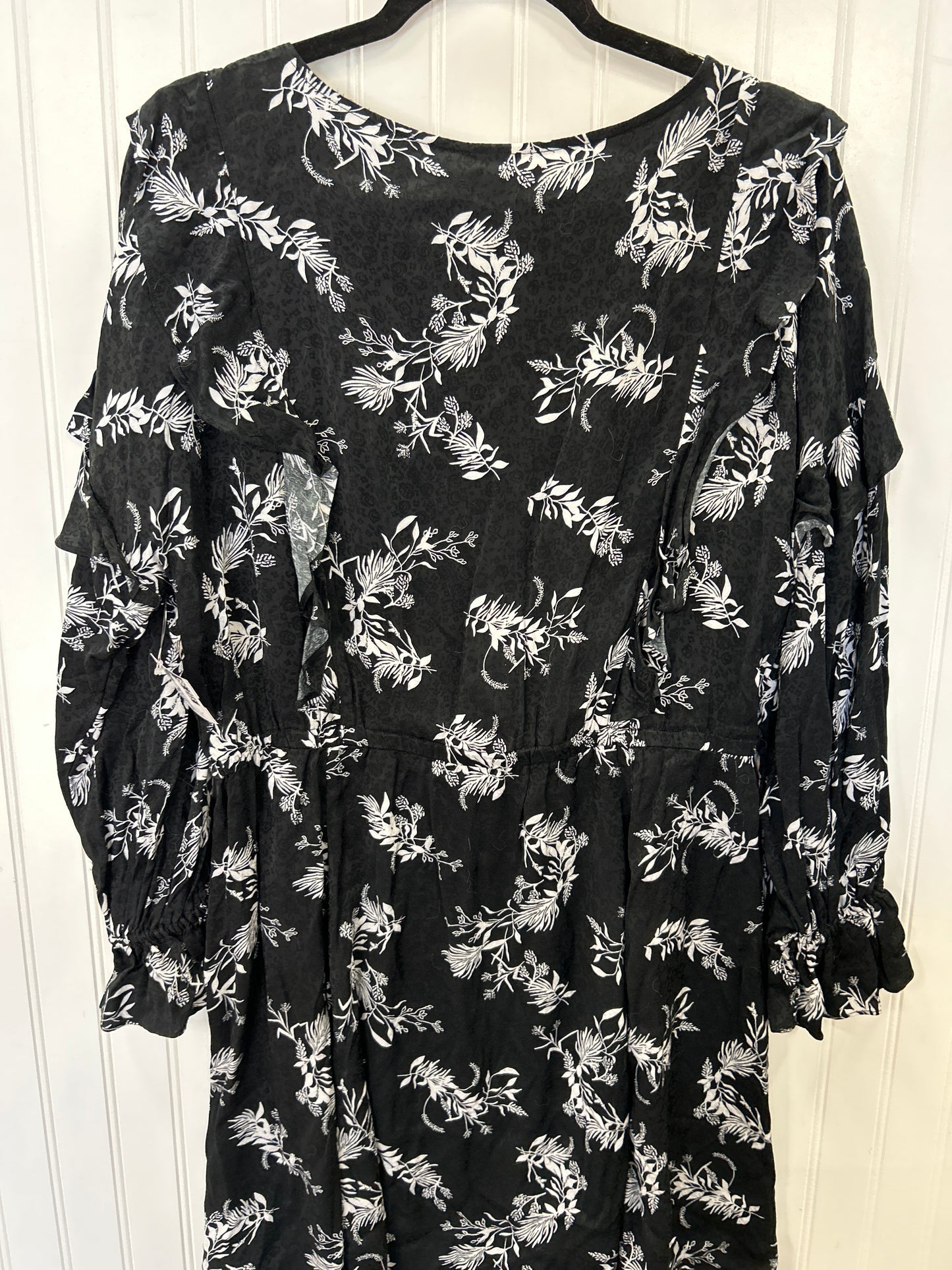 Dress Casual Short By Good Hart In Black, Size:L