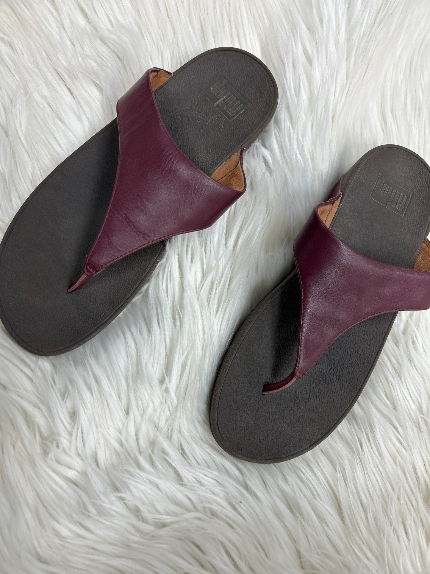 Sandals Flip Flops By Fitflop In Maroon, Size:10