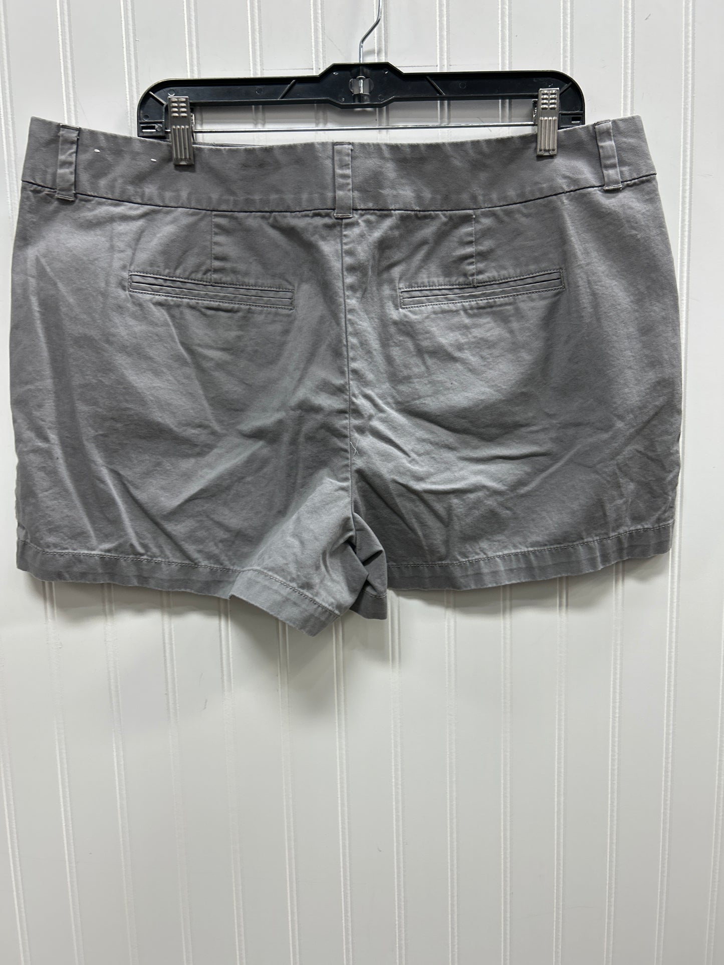 Shorts By Loft In Grey, Size:16