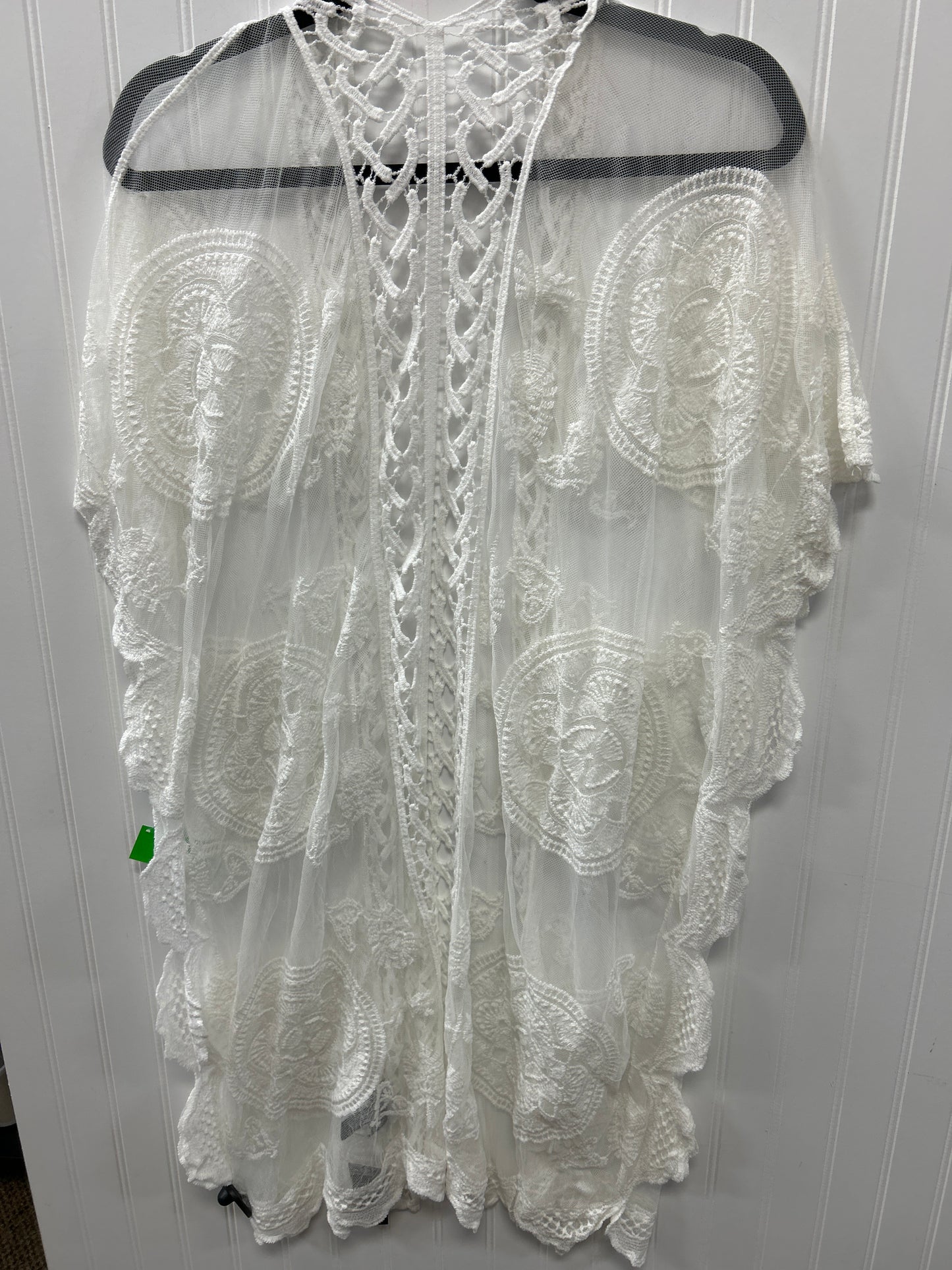 Kimono By Cmc In White, Size:Osfm
