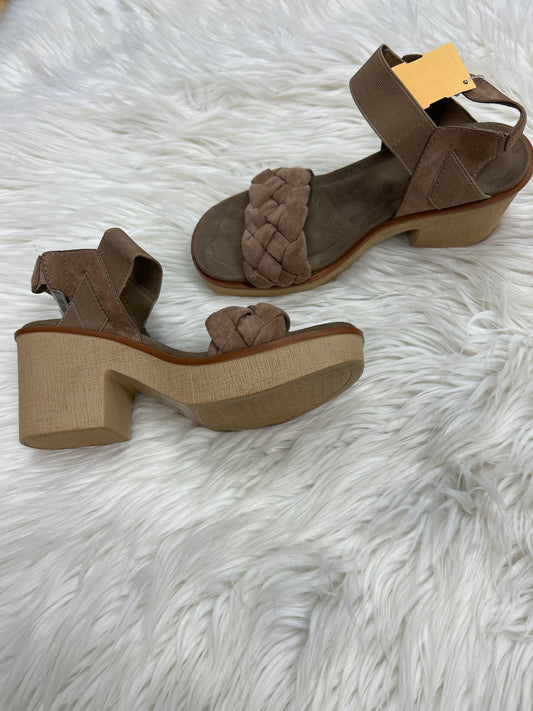 Sandals Heels Block By Pierre Dumas In Tan, Size:9