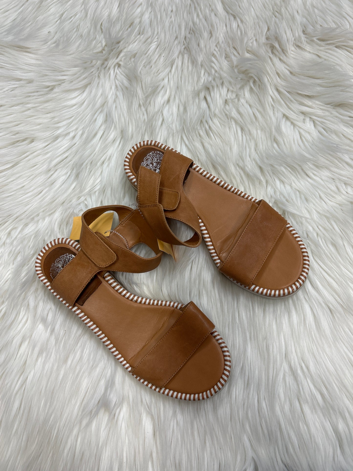 Sandals Flats By Vince Camuto In Brown, Size:8