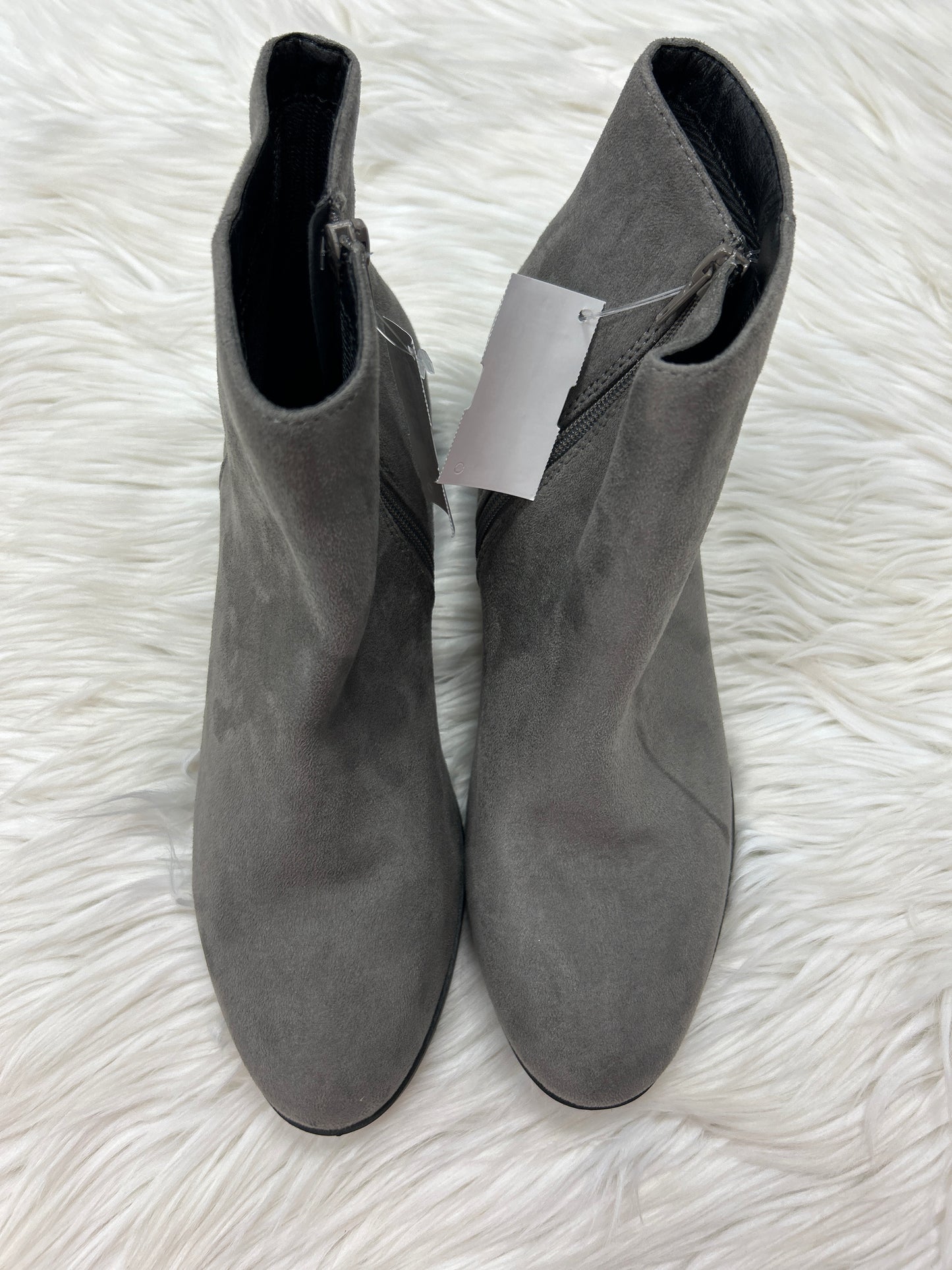 Boots Ankle Flats By Clothes Mentor In Grey, Size:10