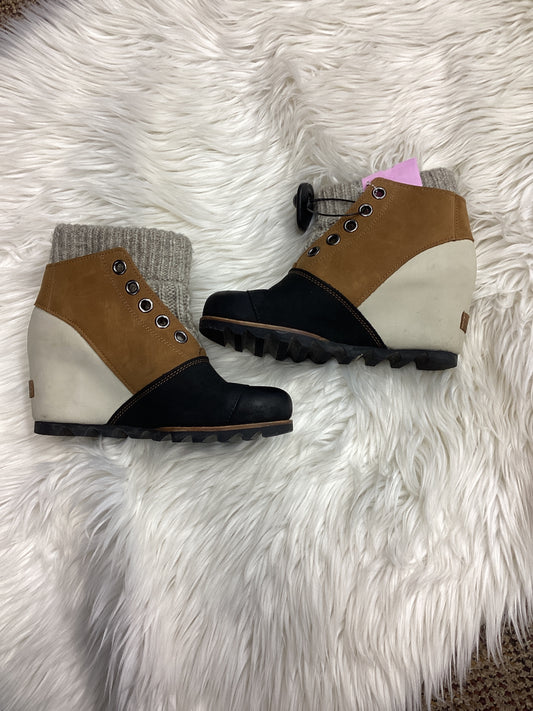 Boots Ankle Heels By Sorel In Cream & Tan, Size:7.5
