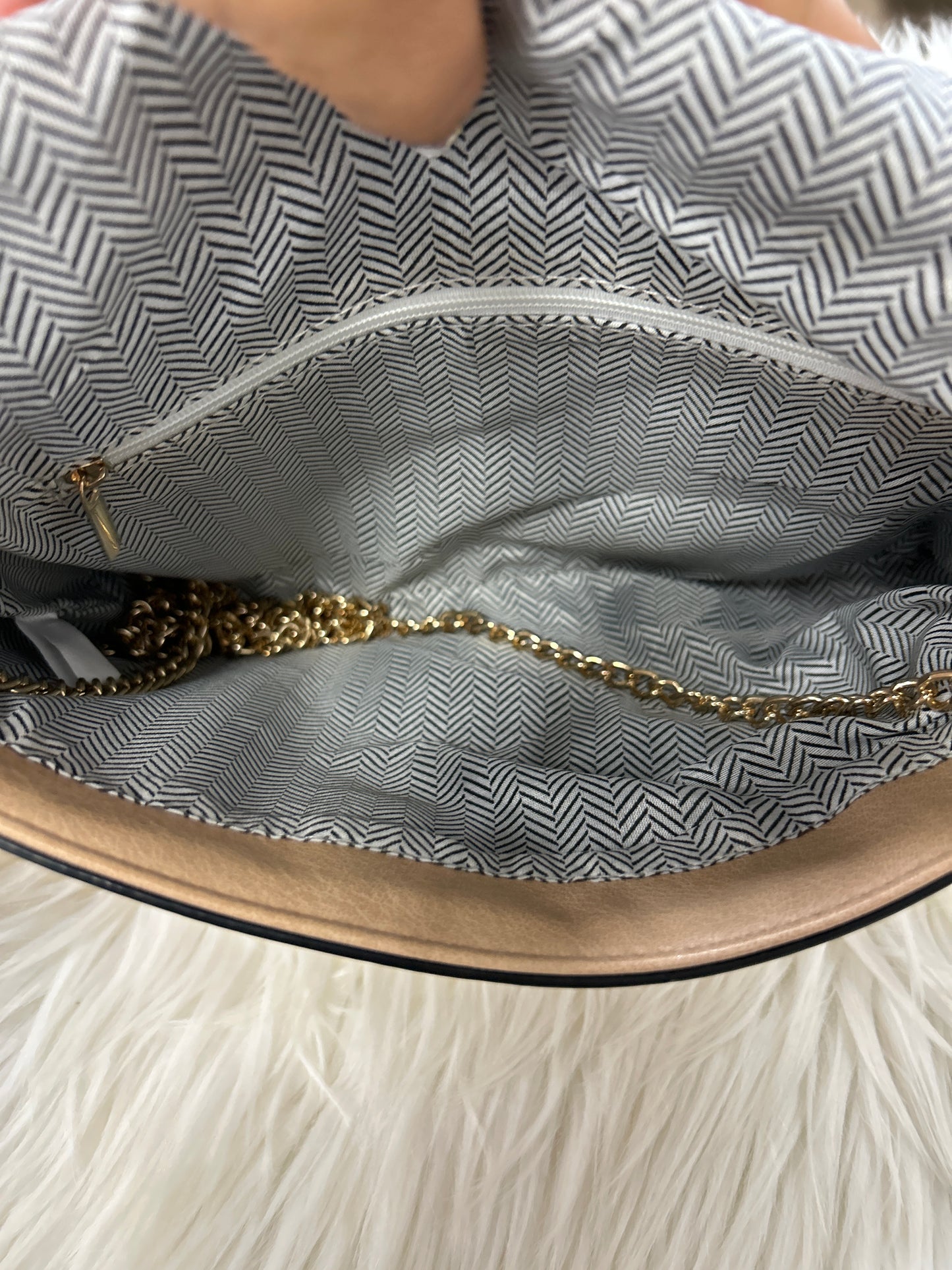 Crossbody By Clothes Mentor In Beige, Size:Medium