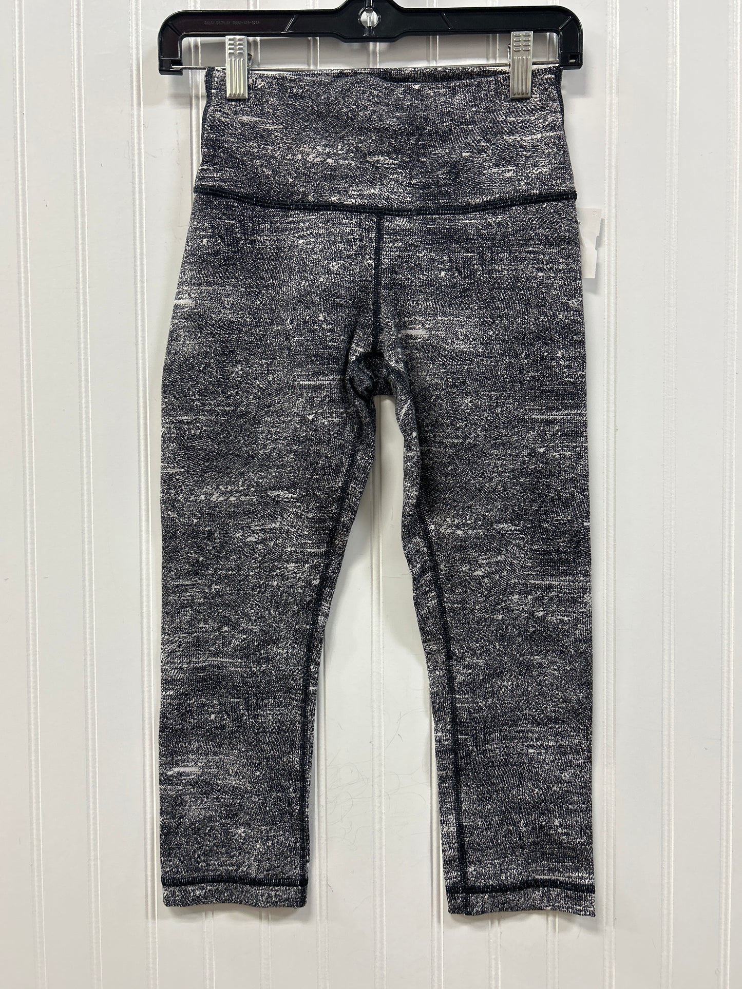 Athletic Leggings Capris By Lululemon In Black, Size:6