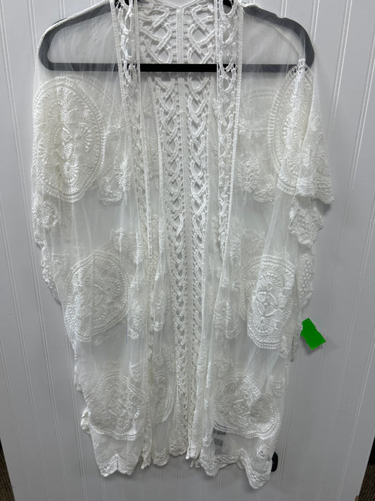 Kimono By Cmc In White, Size:Osfm