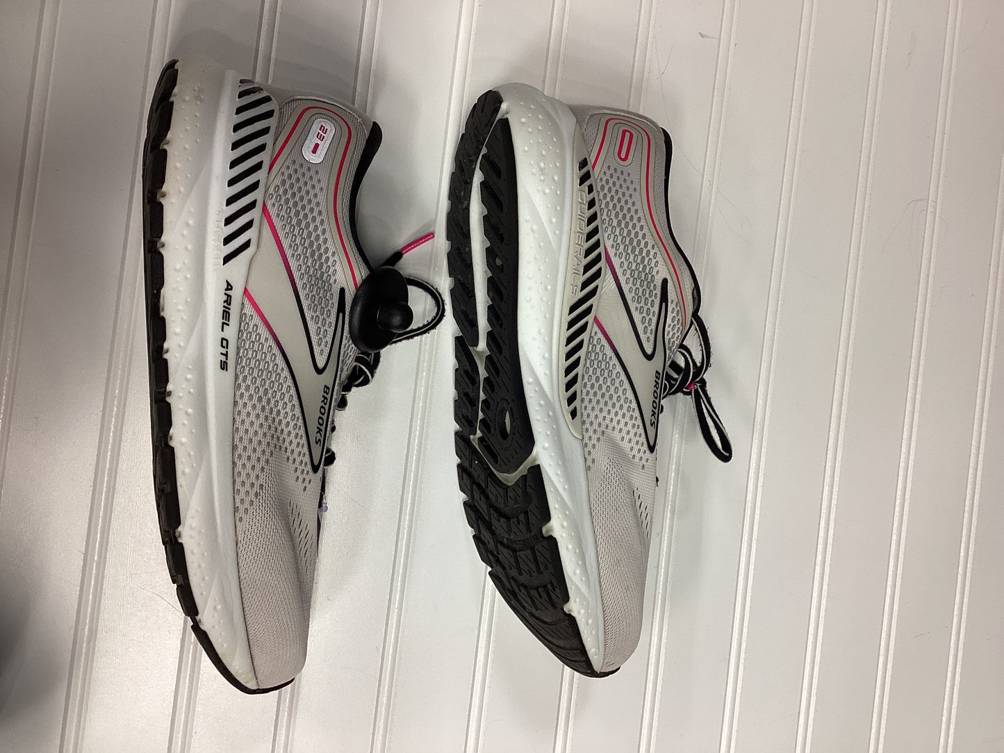 Shoes Athletic By Brooks In Grey, Size:10