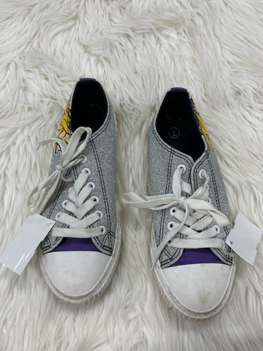 Shoes Flats By Clothes Mentor In Silver, Size:7 As Is