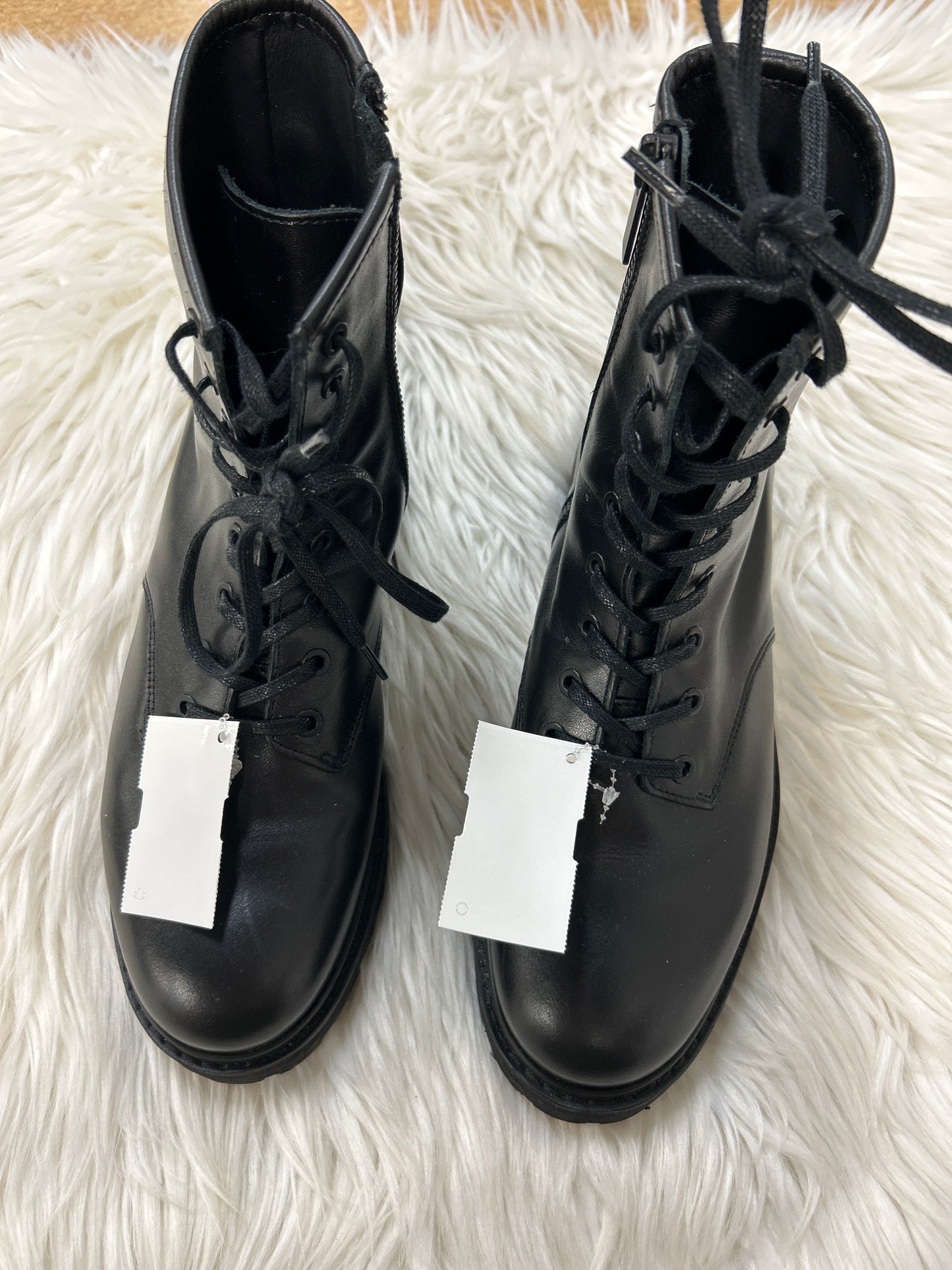 Boots Ankle Flats By Clothes Mentor In Black, Size:8.5