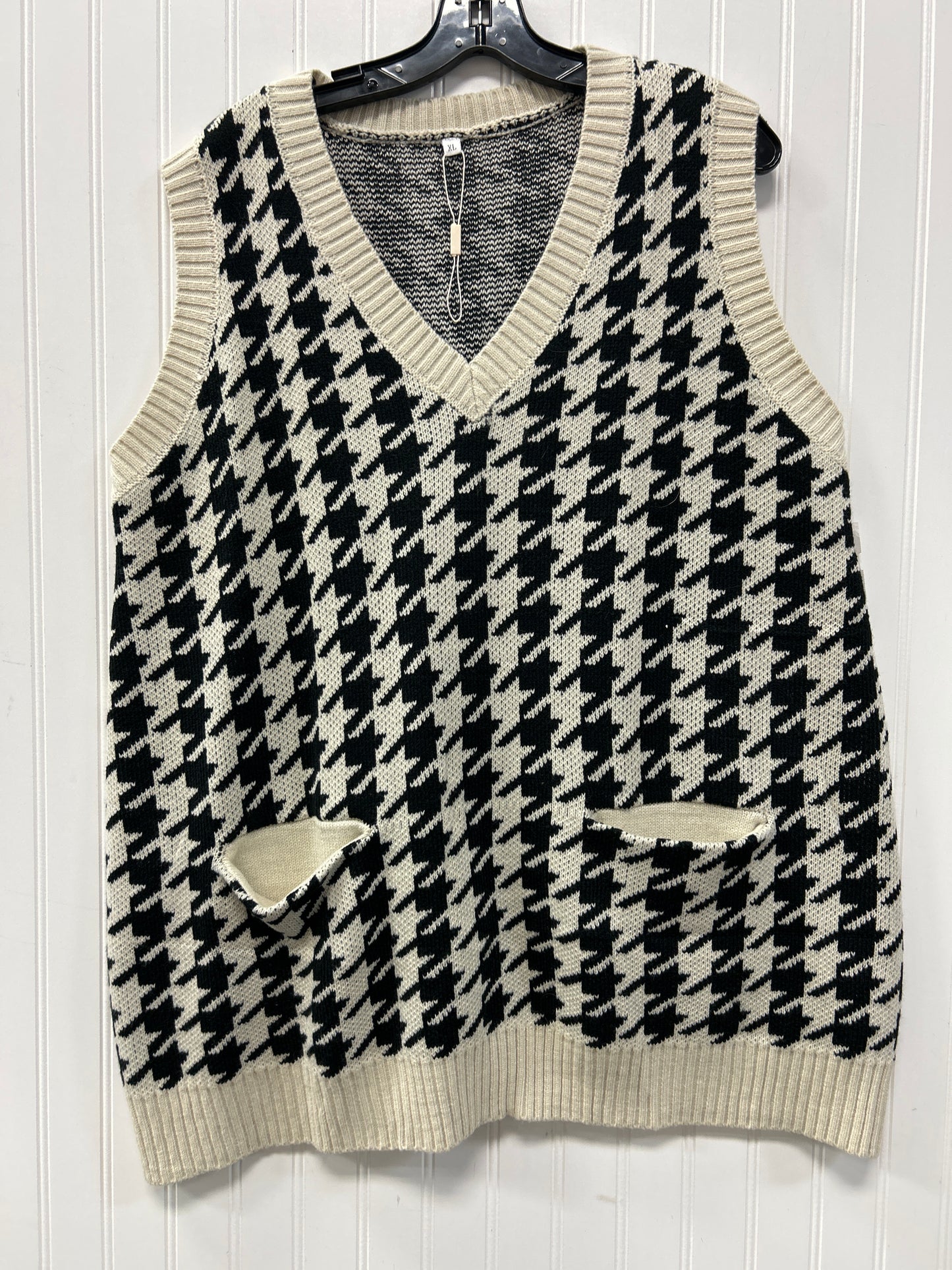 Dress Sweater By Clothes Mentor In Black & Cream, Size:Xl