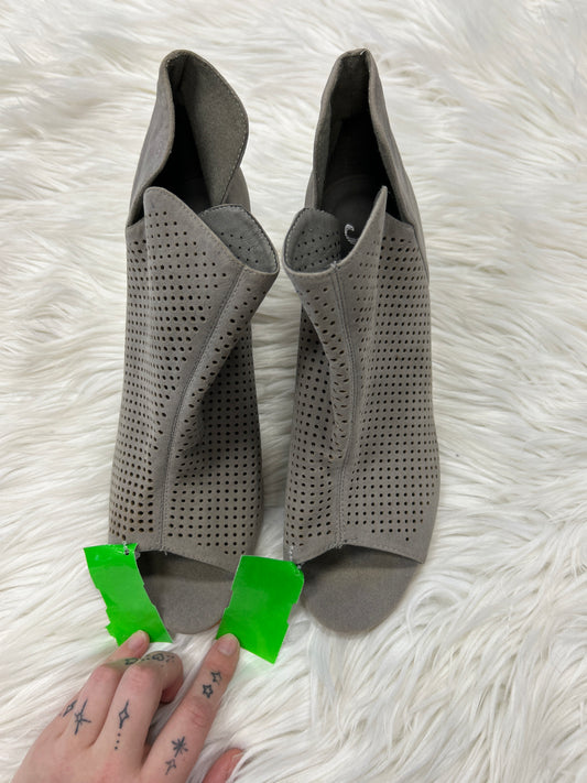 Shoes Heels Wedge By Clothes Mentor In Grey, Size:8.5