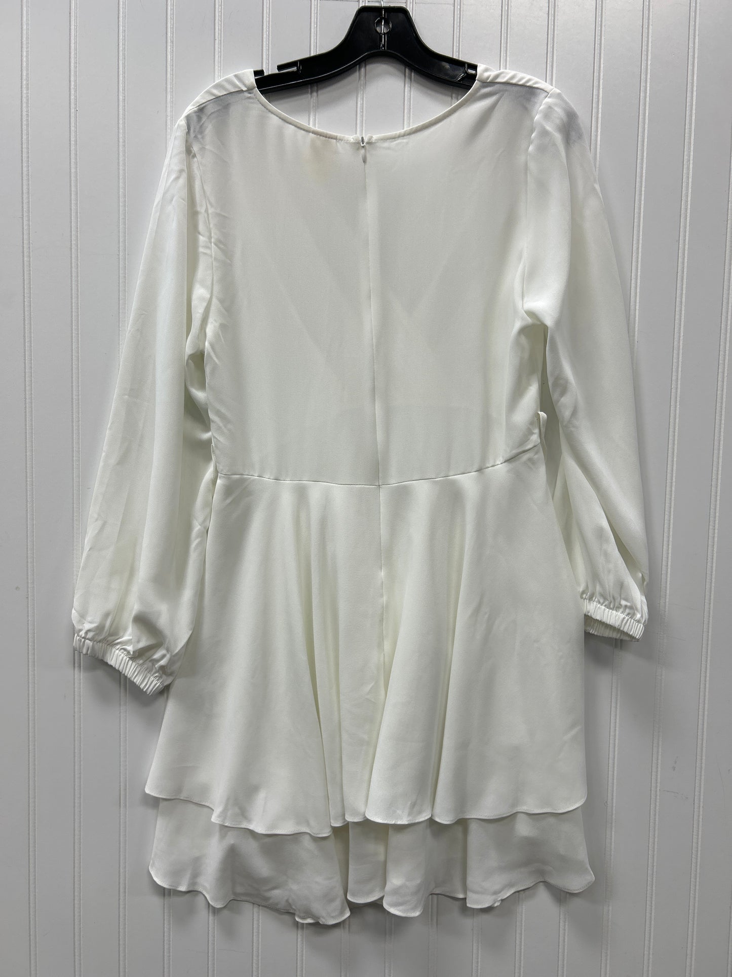 Dress Casual Short By Cmc In White, Size:M