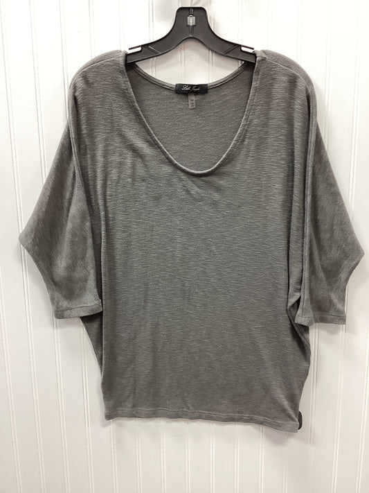 Top Ss By Clothes Mentor In Grey, Size:M
