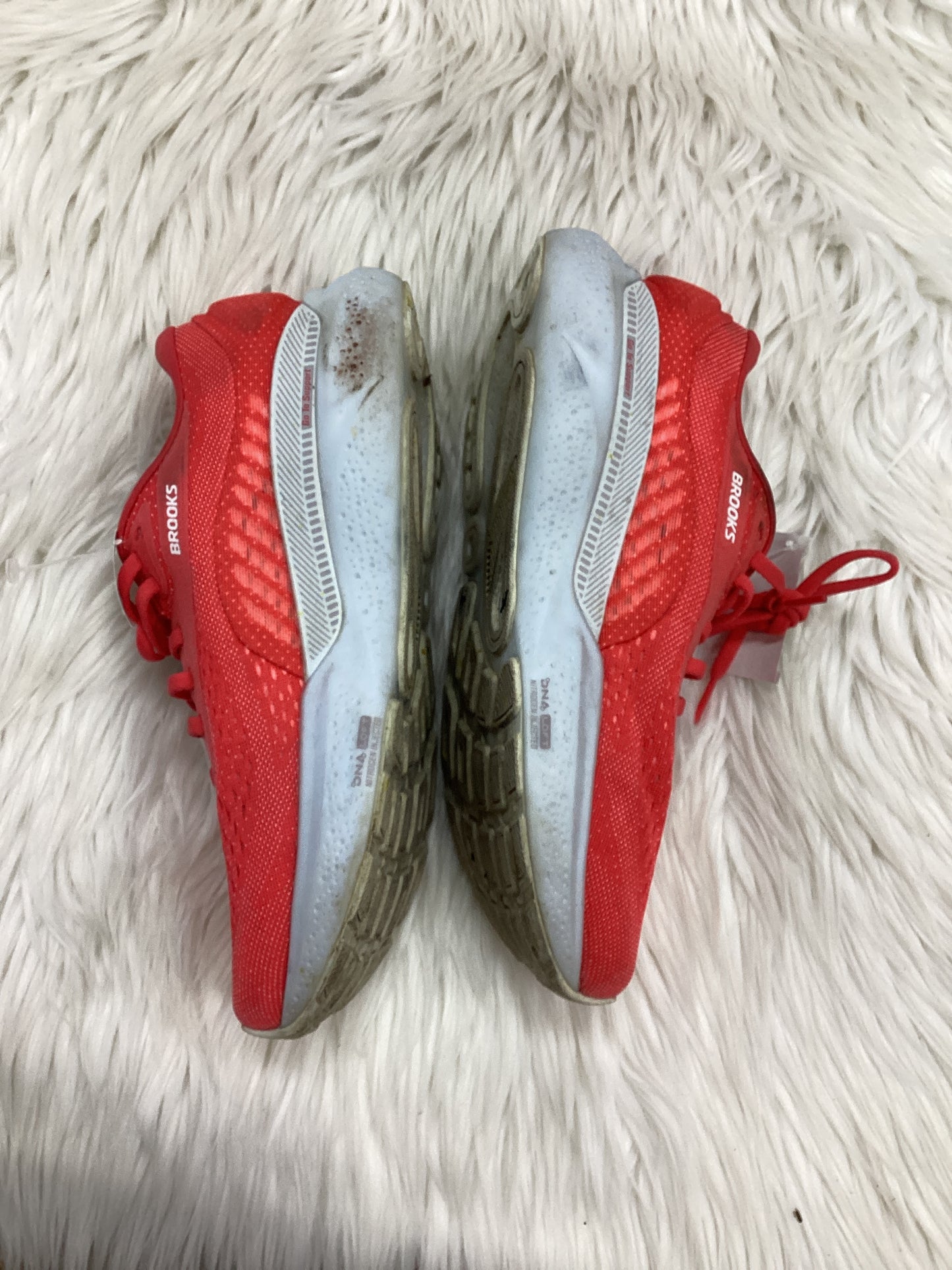 Shoes Athletic By Brooks In Red, Size:9